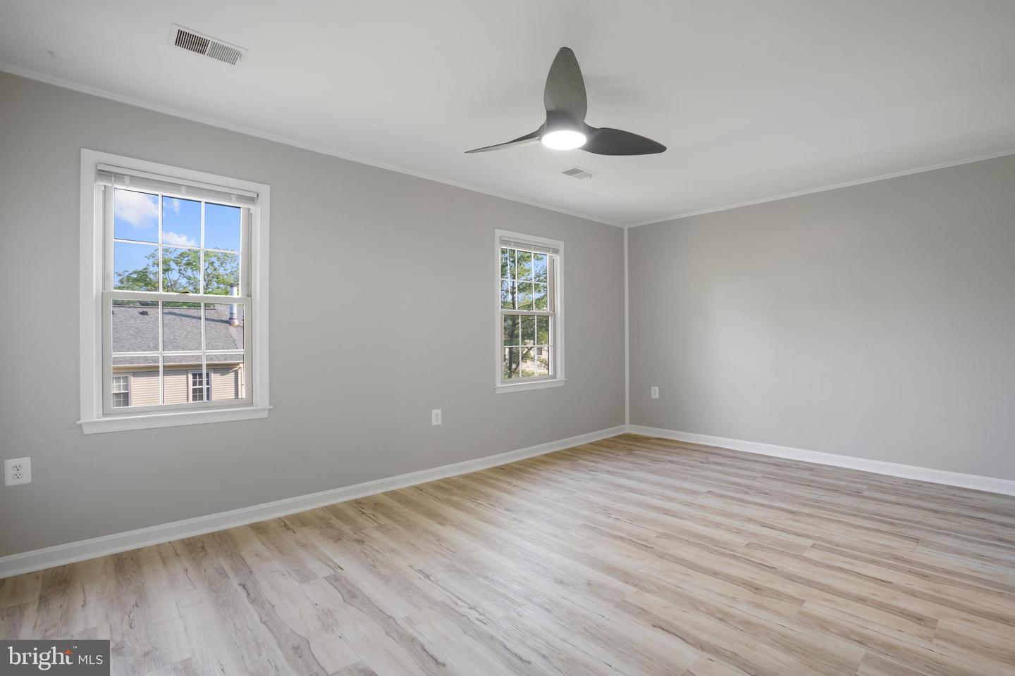 5503 AKRIDGE CT, FAIRFAX, Virginia 22032, 3 Bedrooms Bedrooms, 5 Rooms Rooms,3 BathroomsBathrooms,Residential,For sale,5503 AKRIDGE CT,VAFX2245692 MLS # VAFX2245692