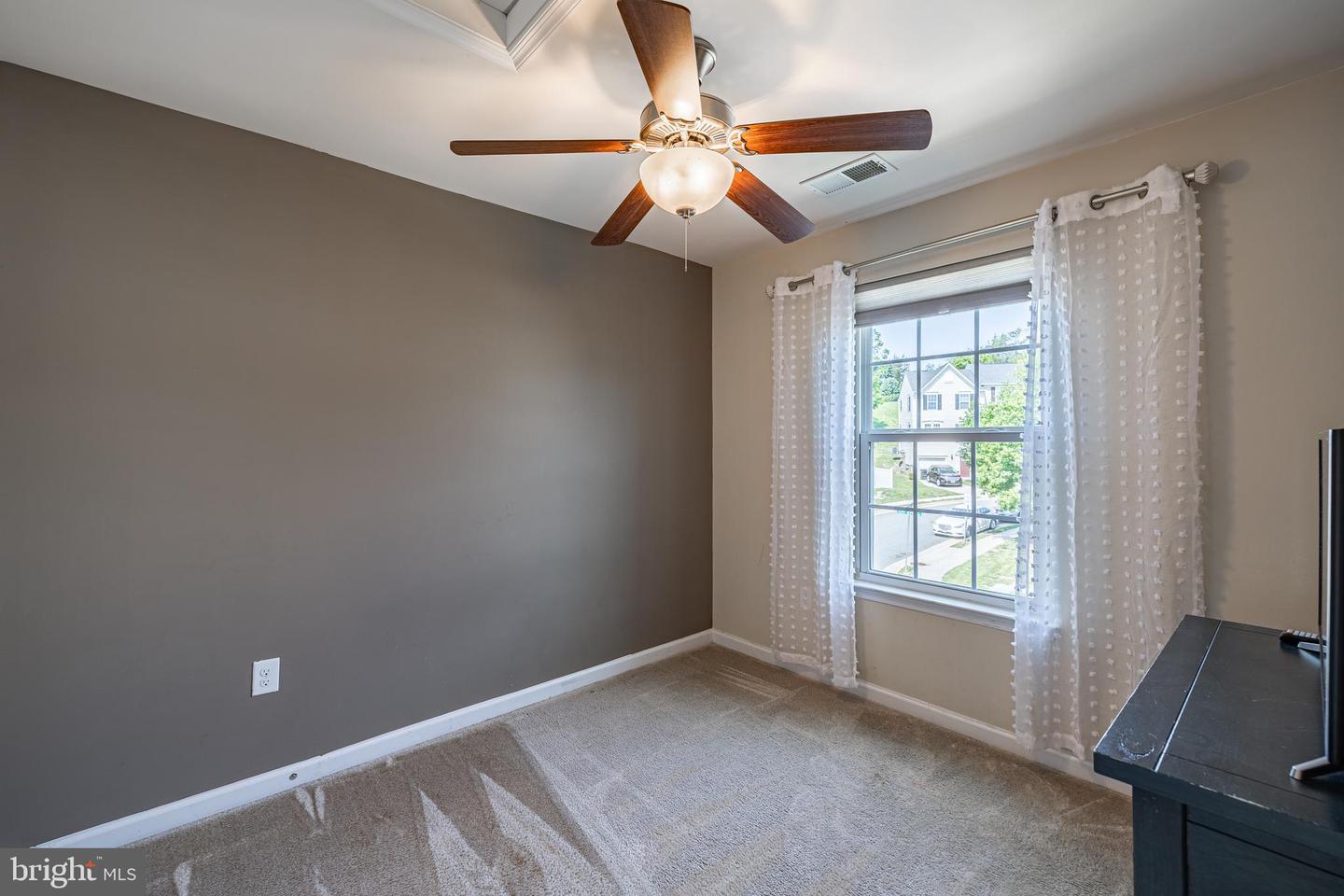 2015 ELM TREE CT, CHARLOTTESVILLE, Virginia 22911, 3 Bedrooms Bedrooms, ,3 BathroomsBathrooms,Residential,For sale,2015 ELM TREE CT,VAAB2001002 MLS # VAAB2001002