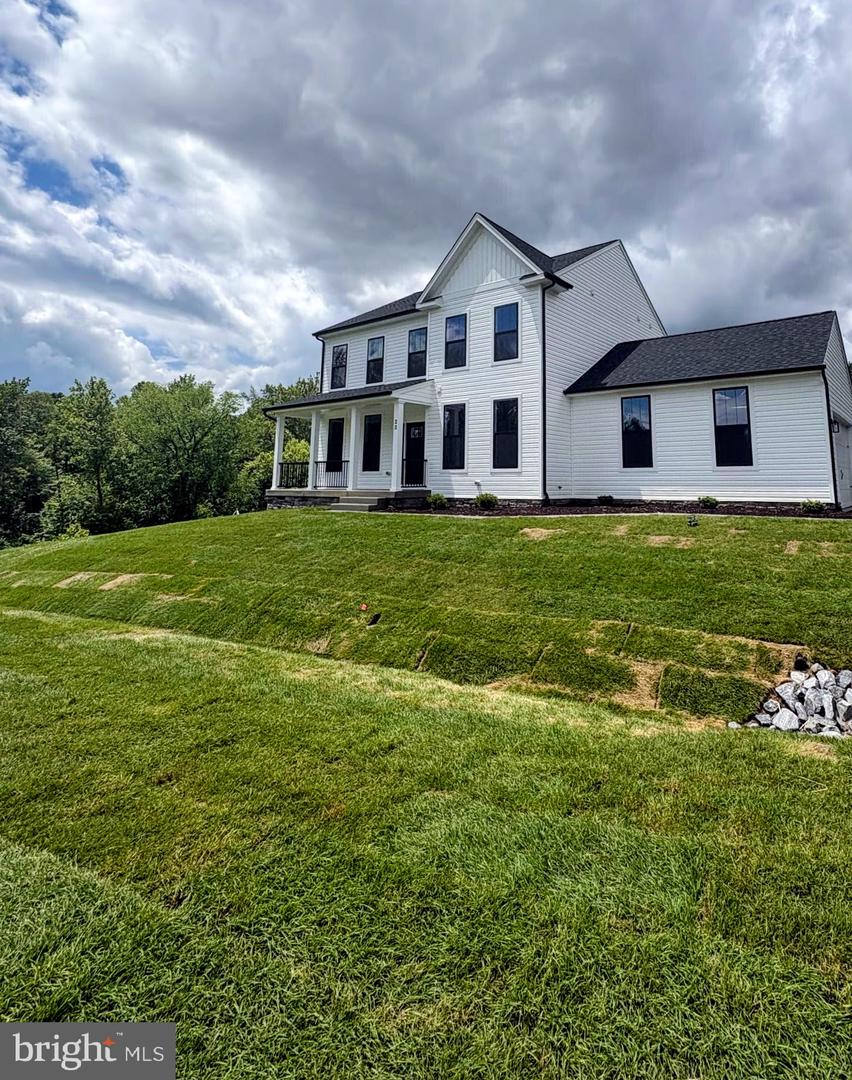22 CLYDESDALE RD, FREDERICKSBURG, Virginia 22405, 5 Bedrooms Bedrooms, ,3 BathroomsBathrooms,Residential,For sale,22 CLYDESDALE RD,VAST2039528 MLS # VAST2039528