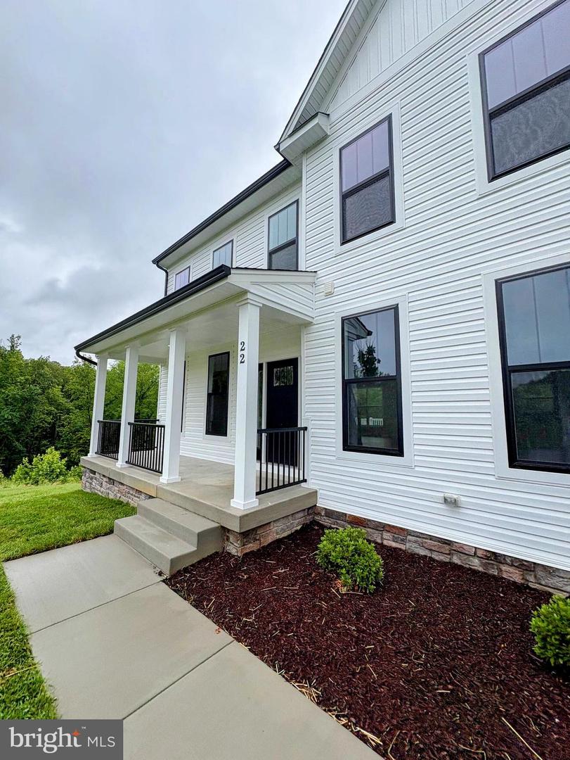 22 CLYDESDALE RD, FREDERICKSBURG, Virginia 22405, 5 Bedrooms Bedrooms, ,3 BathroomsBathrooms,Residential,For sale,22 CLYDESDALE RD,VAST2039528 MLS # VAST2039528