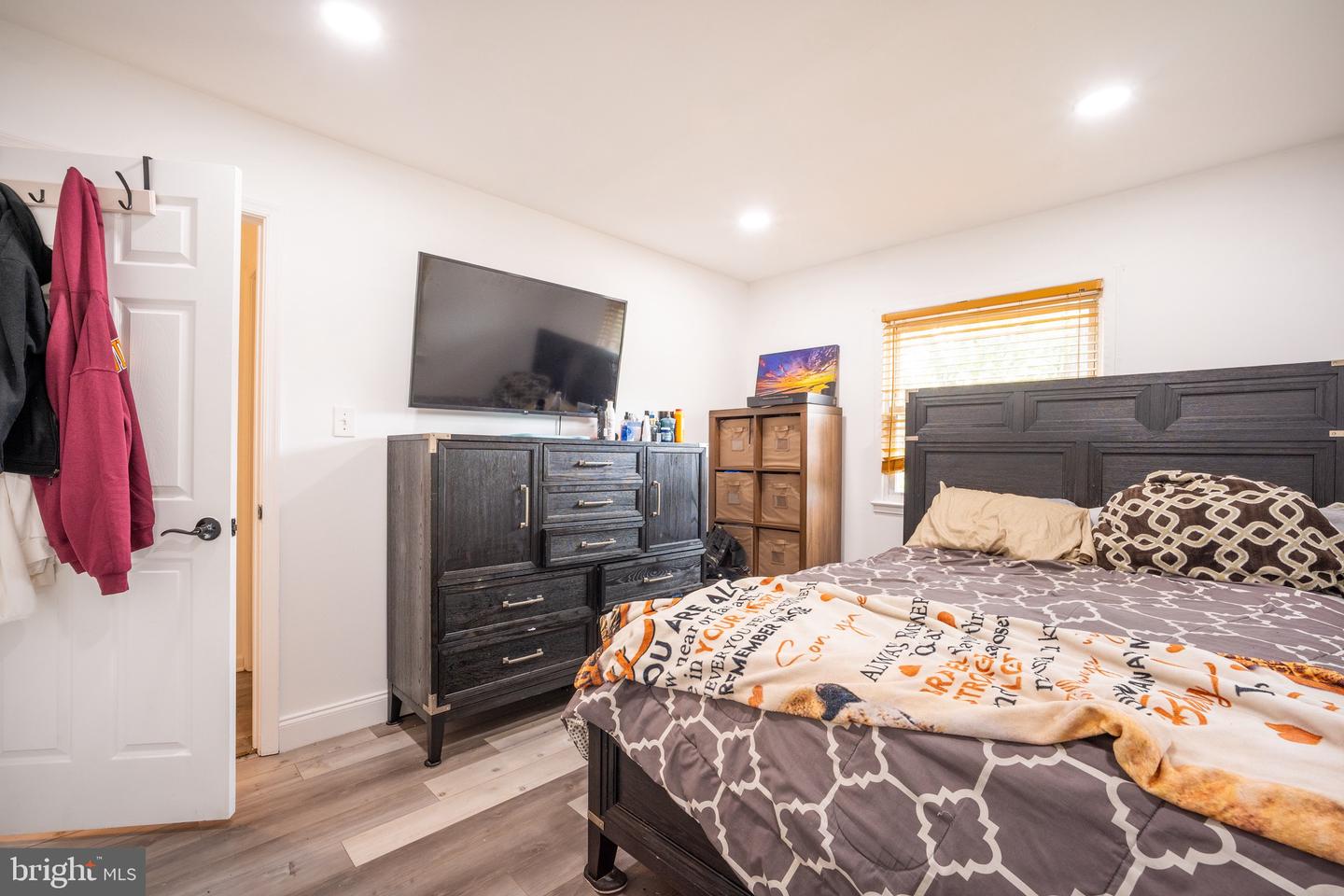 13717 GREENWOOD DR, WOODBRIDGE, Virginia 22193, 4 Bedrooms Bedrooms, ,2 BathroomsBathrooms,Residential,For sale,13717 GREENWOOD DR,VAPW2096354 MLS # VAPW2096354