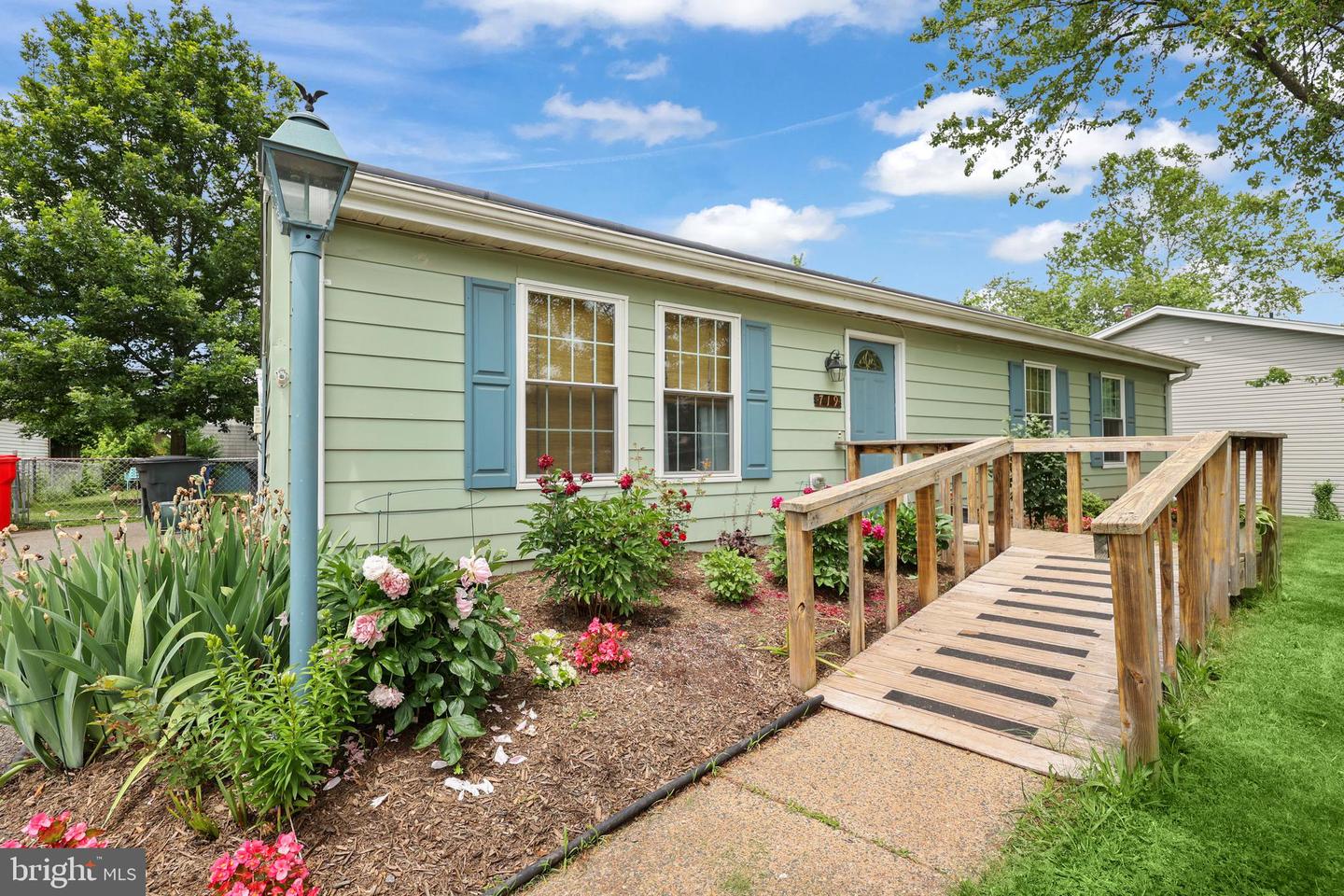 719 N BELFORT ST, STERLING, Virginia 20164, 3 Bedrooms Bedrooms, ,2 BathroomsBathrooms,Residential,For sale,719 N BELFORT ST,VALO2098832 MLS # VALO2098832