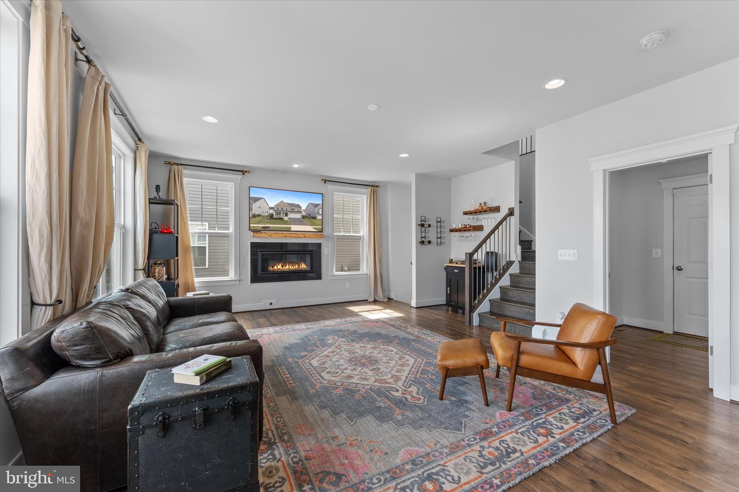17968 RIDGEWOOD PL, ROUND HILL, Virginia 20141, 4 Bedrooms Bedrooms, 9 Rooms Rooms,4 BathroomsBathrooms,Residential,For sale,17968 RIDGEWOOD PL,VALO2098834 MLS # VALO2098834