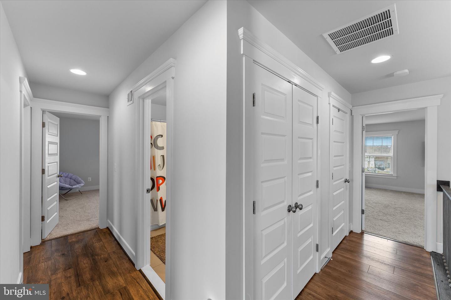 17968 RIDGEWOOD PL, ROUND HILL, Virginia 20141, 4 Bedrooms Bedrooms, 9 Rooms Rooms,4 BathroomsBathrooms,Residential,For sale,17968 RIDGEWOOD PL,VALO2098834 MLS # VALO2098834