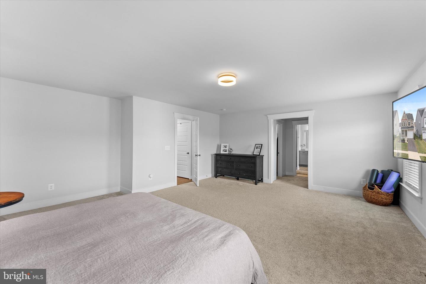 17968 RIDGEWOOD PL, ROUND HILL, Virginia 20141, 4 Bedrooms Bedrooms, 9 Rooms Rooms,4 BathroomsBathrooms,Residential,For sale,17968 RIDGEWOOD PL,VALO2098834 MLS # VALO2098834