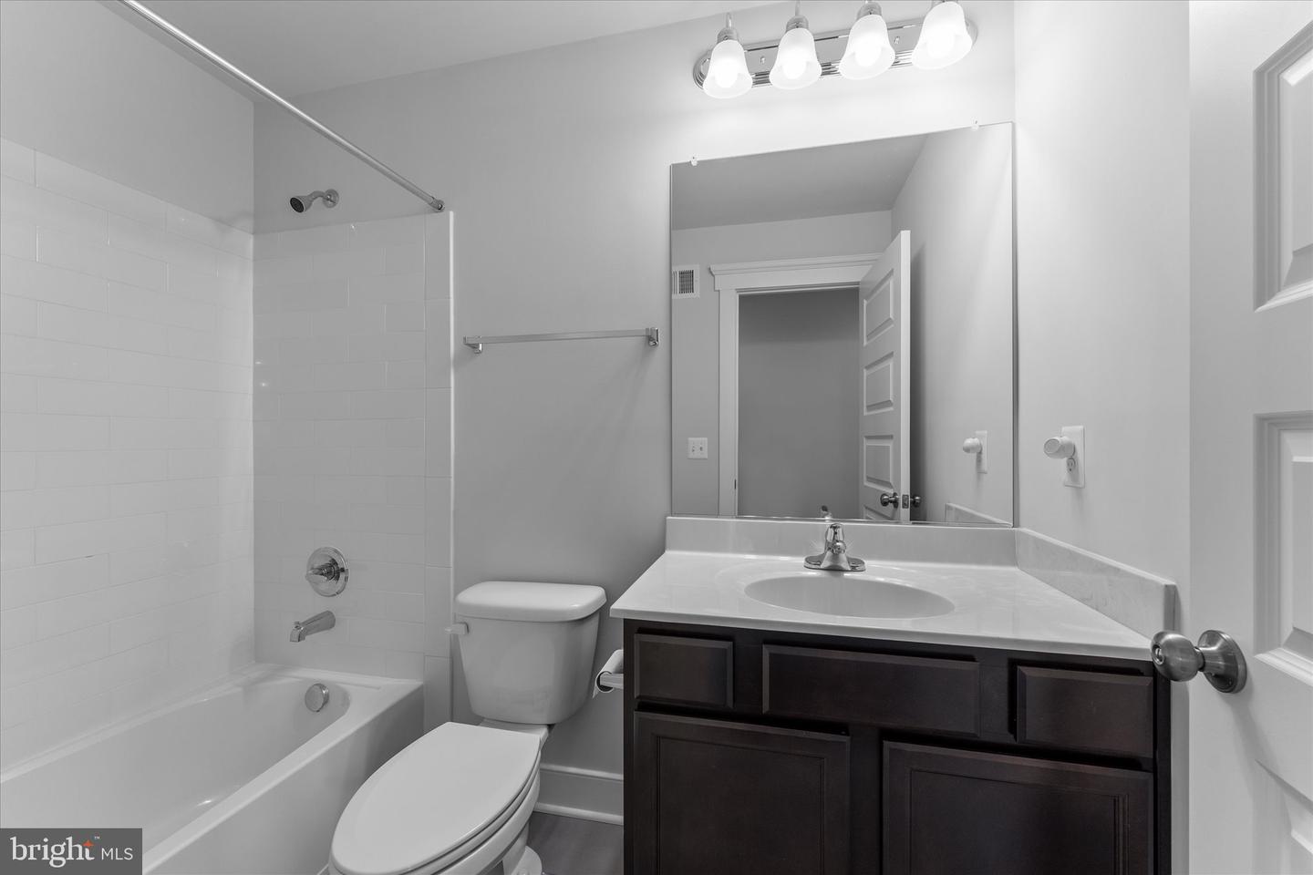 17968 RIDGEWOOD PL, ROUND HILL, Virginia 20141, 4 Bedrooms Bedrooms, 9 Rooms Rooms,4 BathroomsBathrooms,Residential,For sale,17968 RIDGEWOOD PL,VALO2098834 MLS # VALO2098834