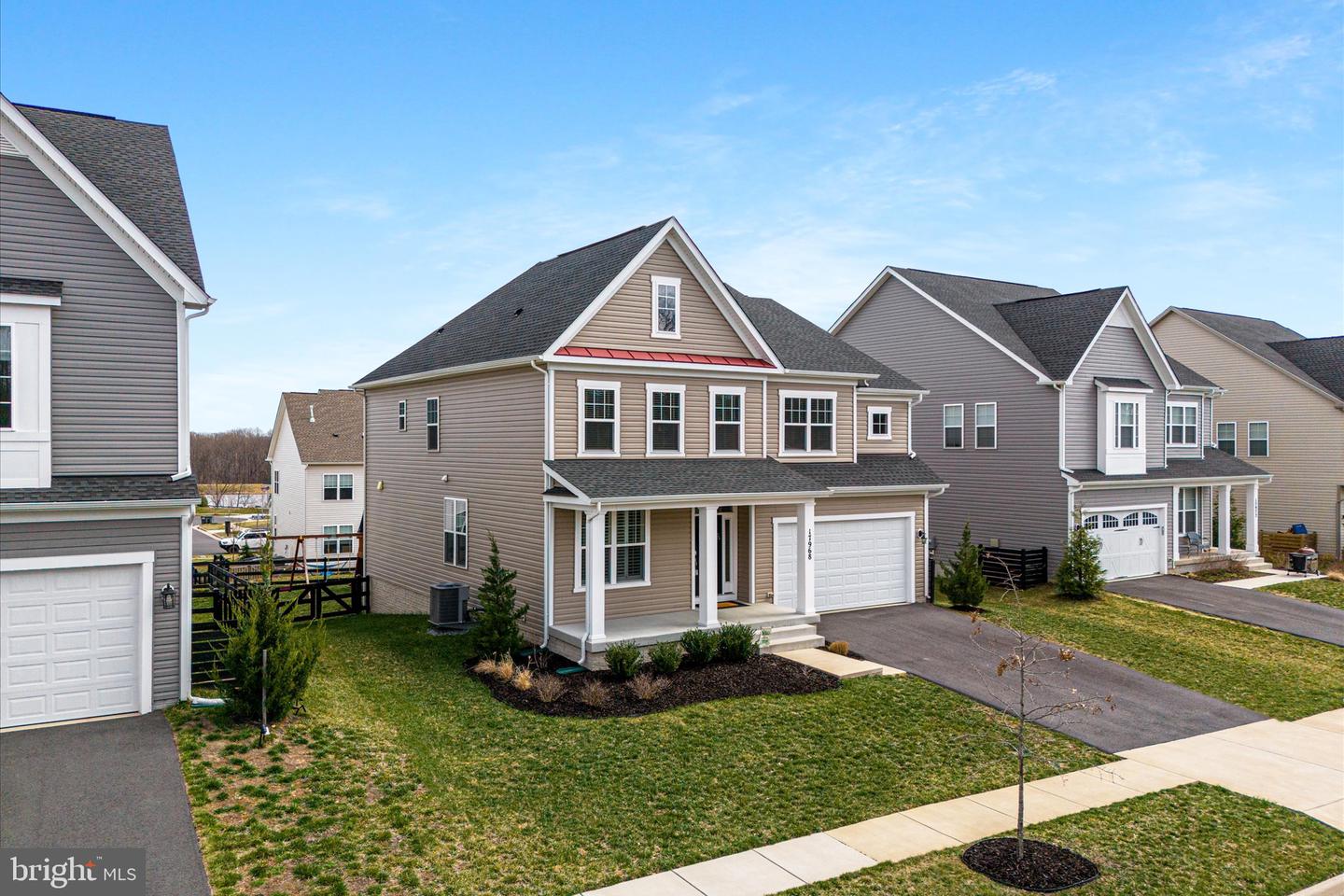 17968 RIDGEWOOD PL, ROUND HILL, Virginia 20141, 4 Bedrooms Bedrooms, 9 Rooms Rooms,4 BathroomsBathrooms,Residential,For sale,17968 RIDGEWOOD PL,VALO2098834 MLS # VALO2098834