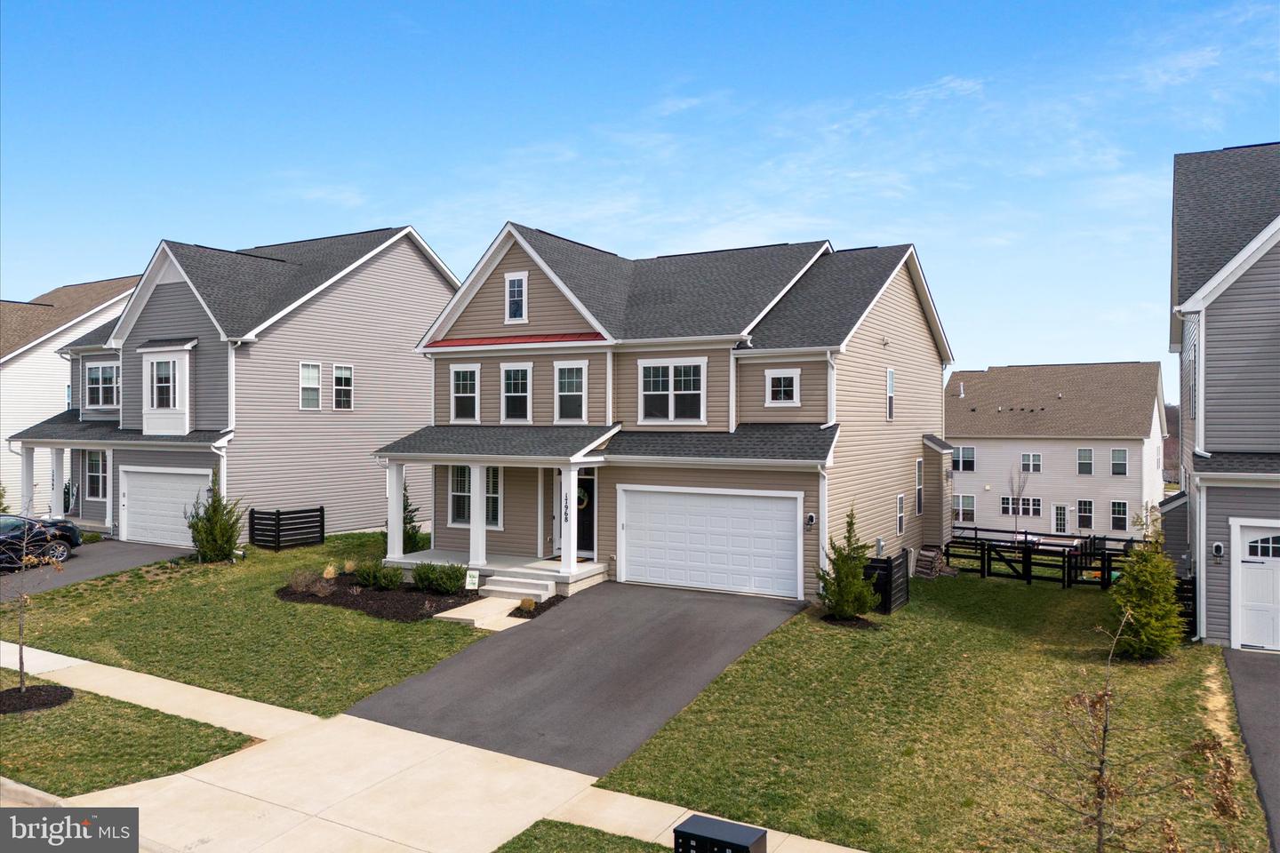 17968 RIDGEWOOD PL, ROUND HILL, Virginia 20141, 4 Bedrooms Bedrooms, 9 Rooms Rooms,4 BathroomsBathrooms,Residential,For sale,17968 RIDGEWOOD PL,VALO2098834 MLS # VALO2098834