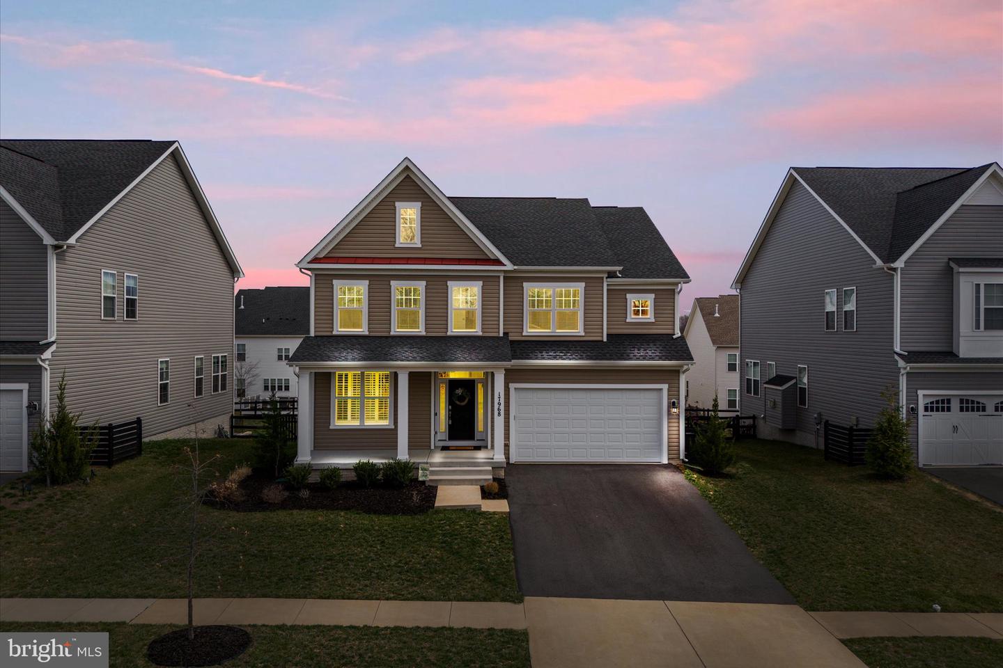 17968 RIDGEWOOD PL, ROUND HILL, Virginia 20141, 4 Bedrooms Bedrooms, 9 Rooms Rooms,4 BathroomsBathrooms,Residential,For sale,17968 RIDGEWOOD PL,VALO2098834 MLS # VALO2098834