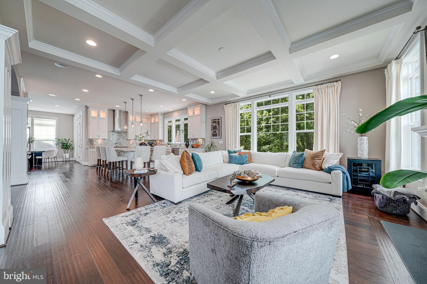 6513 MANOR RIDGE CT, FALLS CHURCH, Virginia 22043, 5 Bedrooms Bedrooms, ,5 BathroomsBathrooms,Residential,For sale,6513 MANOR RIDGE CT,VAFX2245278 MLS # VAFX2245278
