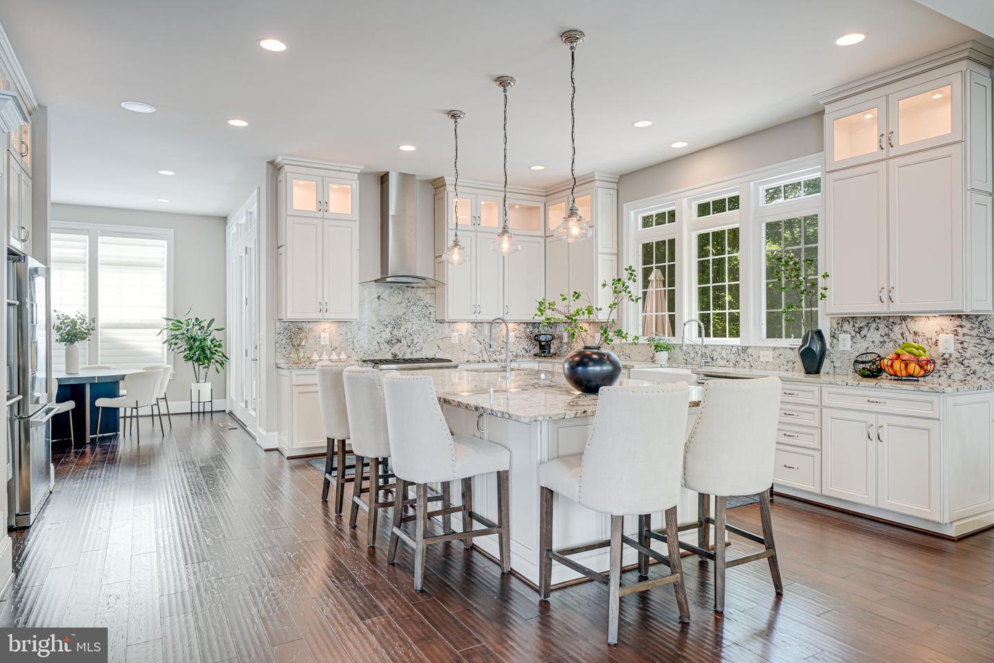 6513 MANOR RIDGE CT, FALLS CHURCH, Virginia 22043, 5 Bedrooms Bedrooms, ,5 BathroomsBathrooms,Residential,For sale,6513 MANOR RIDGE CT,VAFX2245278 MLS # VAFX2245278