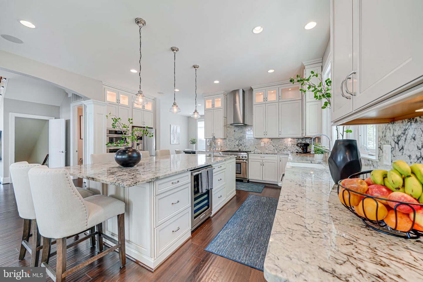 6513 MANOR RIDGE CT, FALLS CHURCH, Virginia 22043, 5 Bedrooms Bedrooms, ,5 BathroomsBathrooms,Residential,For sale,6513 MANOR RIDGE CT,VAFX2245278 MLS # VAFX2245278