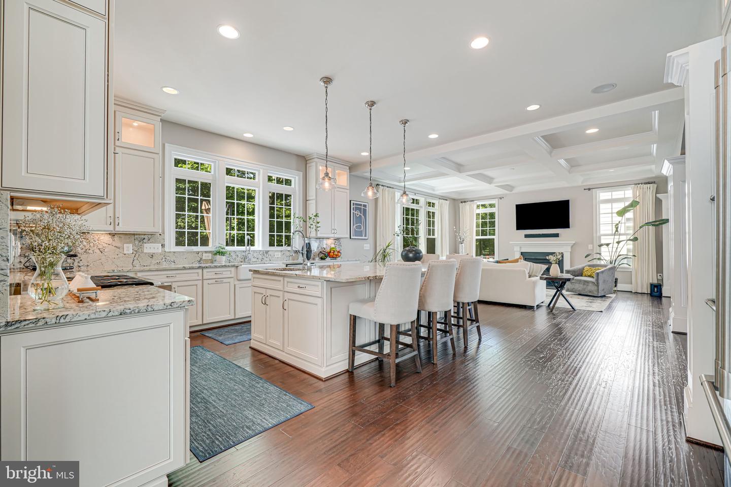 6513 MANOR RIDGE CT, FALLS CHURCH, Virginia 22043, 5 Bedrooms Bedrooms, ,5 BathroomsBathrooms,Residential,For sale,6513 MANOR RIDGE CT,VAFX2245278 MLS # VAFX2245278
