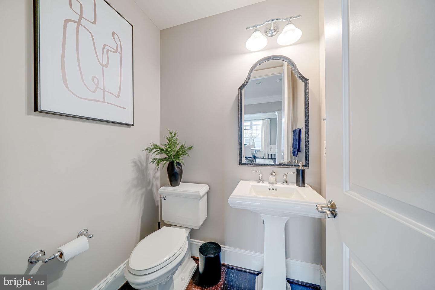 6513 MANOR RIDGE CT, FALLS CHURCH, Virginia 22043, 5 Bedrooms Bedrooms, ,5 BathroomsBathrooms,Residential,For sale,6513 MANOR RIDGE CT,VAFX2245278 MLS # VAFX2245278