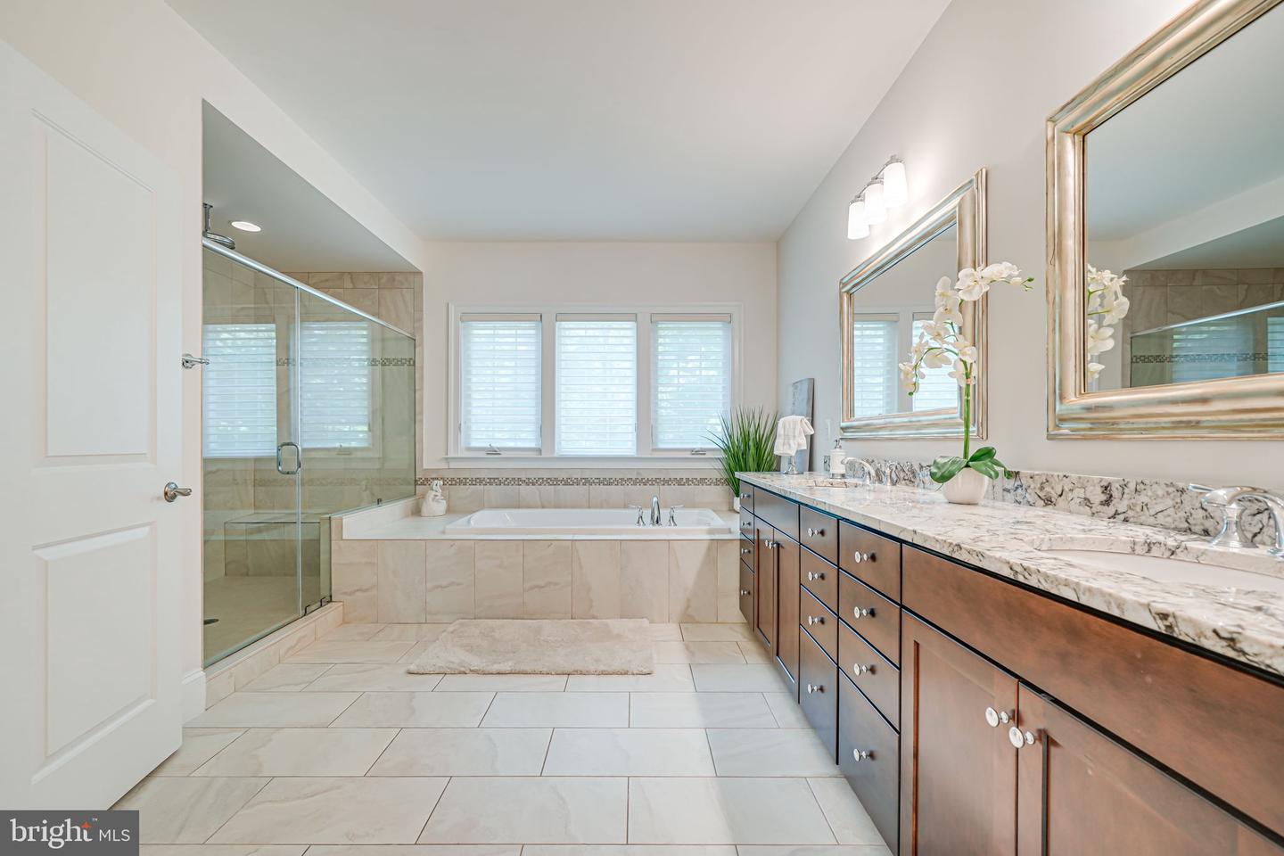 6513 MANOR RIDGE CT, FALLS CHURCH, Virginia 22043, 5 Bedrooms Bedrooms, ,5 BathroomsBathrooms,Residential,For sale,6513 MANOR RIDGE CT,VAFX2245278 MLS # VAFX2245278