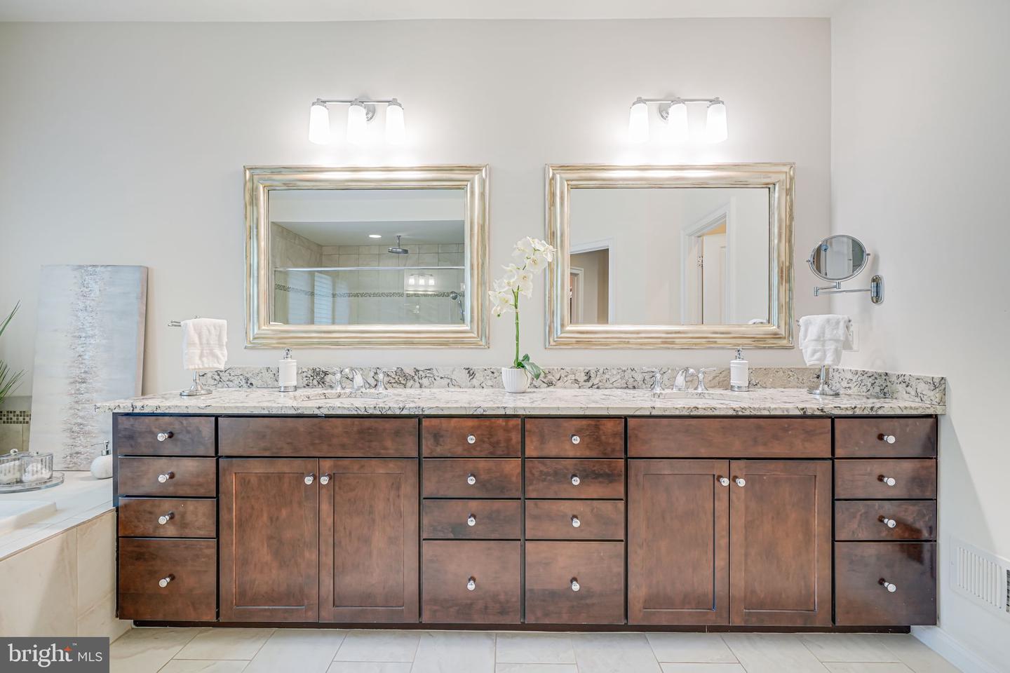 6513 MANOR RIDGE CT, FALLS CHURCH, Virginia 22043, 5 Bedrooms Bedrooms, ,5 BathroomsBathrooms,Residential,For sale,6513 MANOR RIDGE CT,VAFX2245278 MLS # VAFX2245278