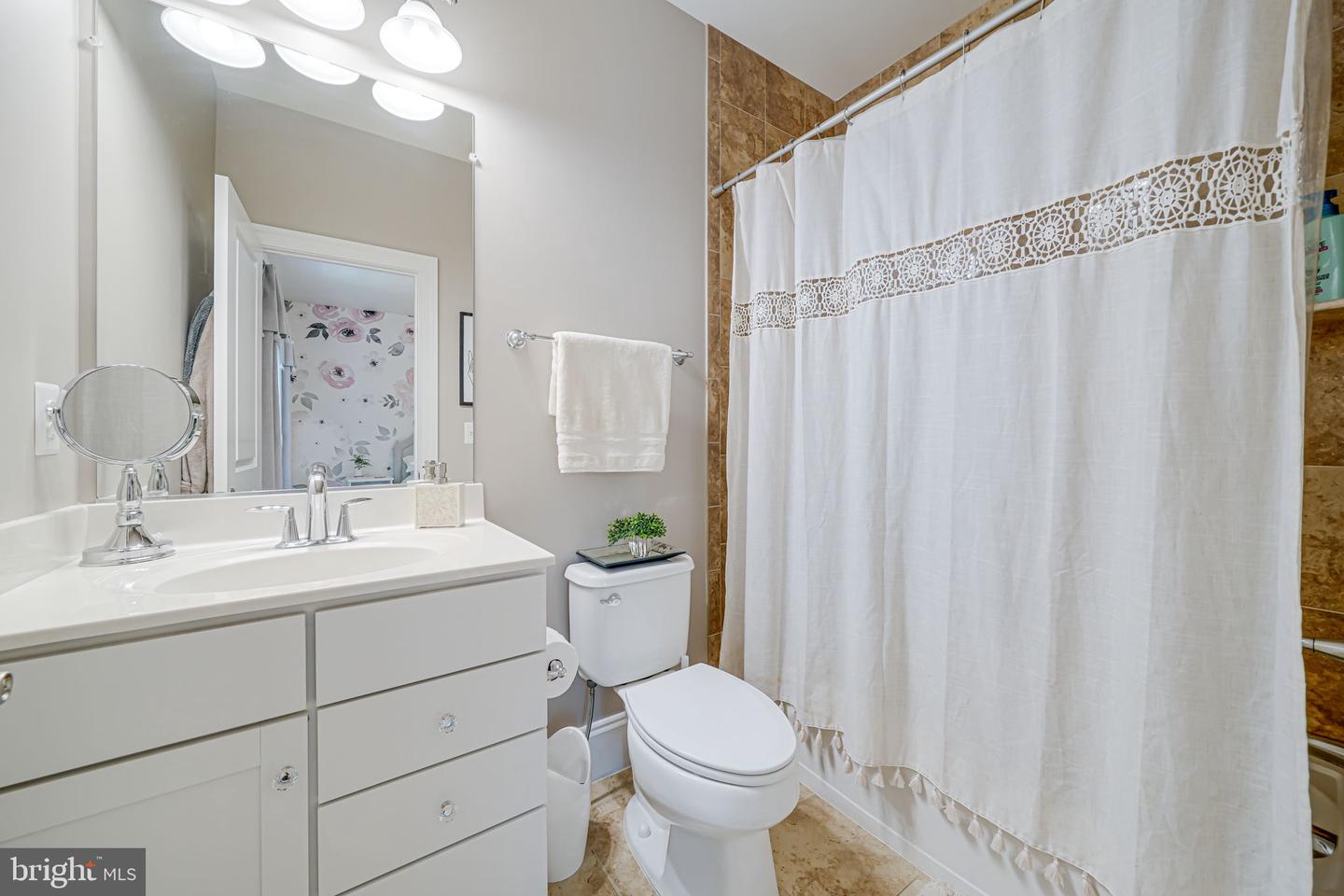 6513 MANOR RIDGE CT, FALLS CHURCH, Virginia 22043, 5 Bedrooms Bedrooms, ,5 BathroomsBathrooms,Residential,For sale,6513 MANOR RIDGE CT,VAFX2245278 MLS # VAFX2245278
