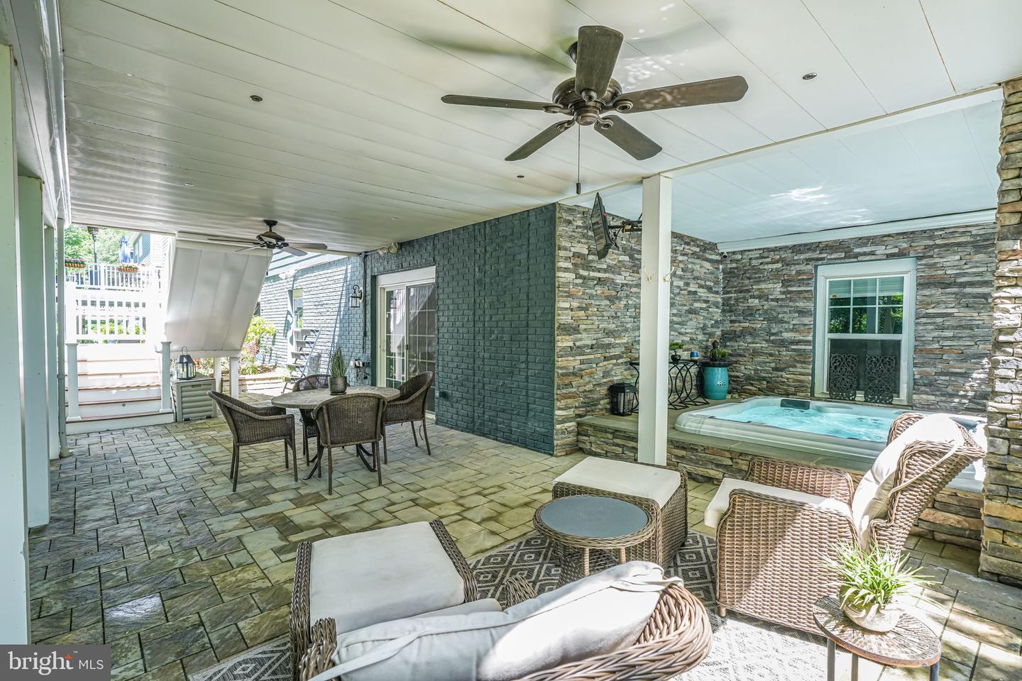 6513 MANOR RIDGE CT, FALLS CHURCH, Virginia 22043, 5 Bedrooms Bedrooms, ,5 BathroomsBathrooms,Residential,For sale,6513 MANOR RIDGE CT,VAFX2245278 MLS # VAFX2245278