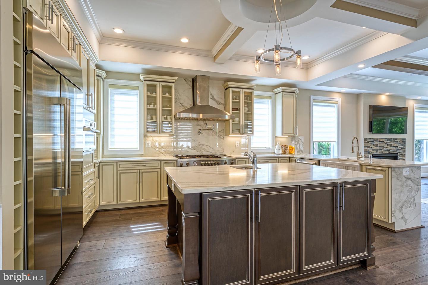 1600 GREAT FALLS ST, MCLEAN, Virginia 22101, 6 Bedrooms Bedrooms, ,5 BathroomsBathrooms,Residential,For sale,1600 GREAT FALLS ST,VAFX2245494 MLS # VAFX2245494