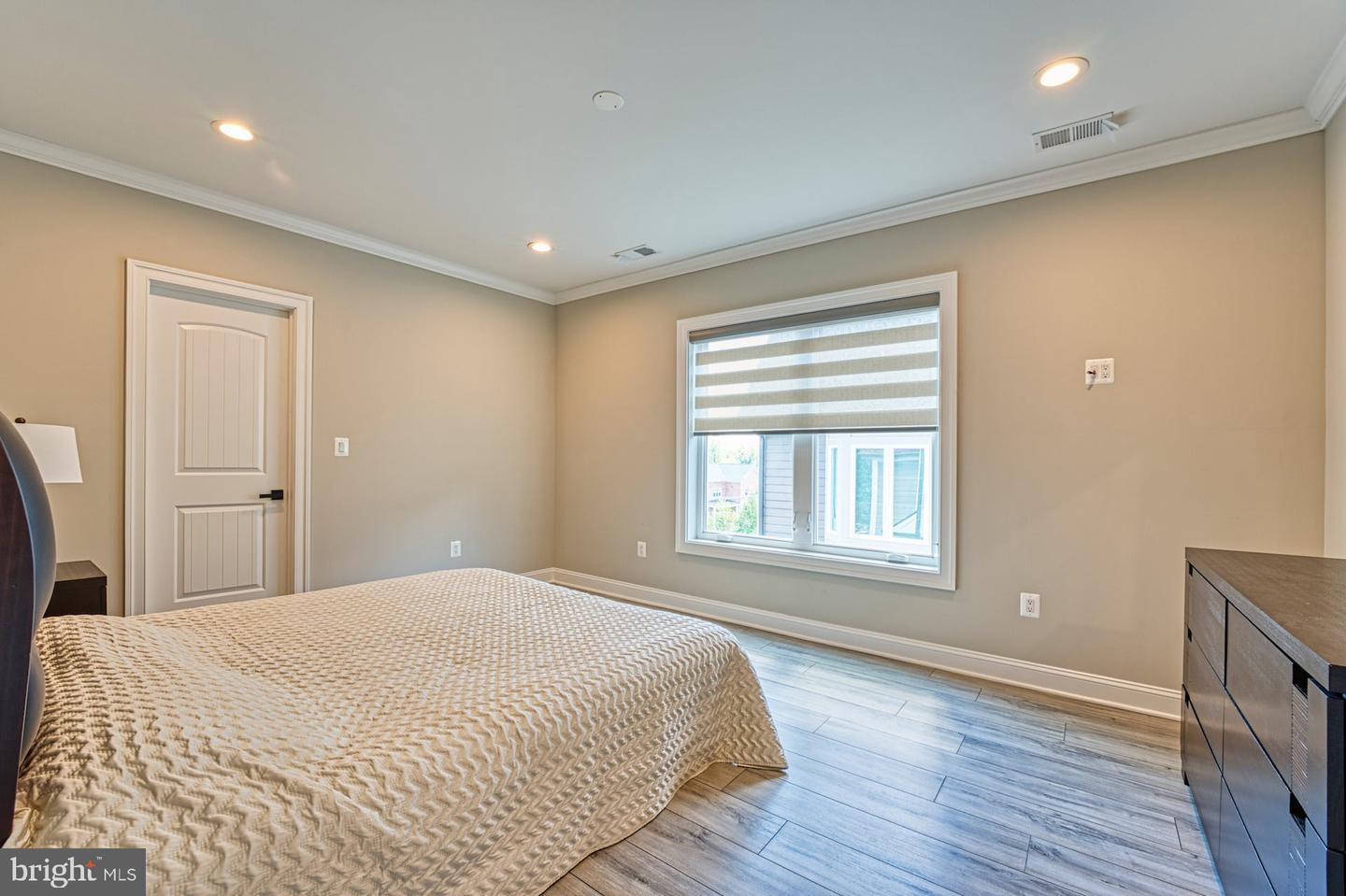 1600 GREAT FALLS ST, MCLEAN, Virginia 22101, 6 Bedrooms Bedrooms, ,5 BathroomsBathrooms,Residential,For sale,1600 GREAT FALLS ST,VAFX2245494 MLS # VAFX2245494