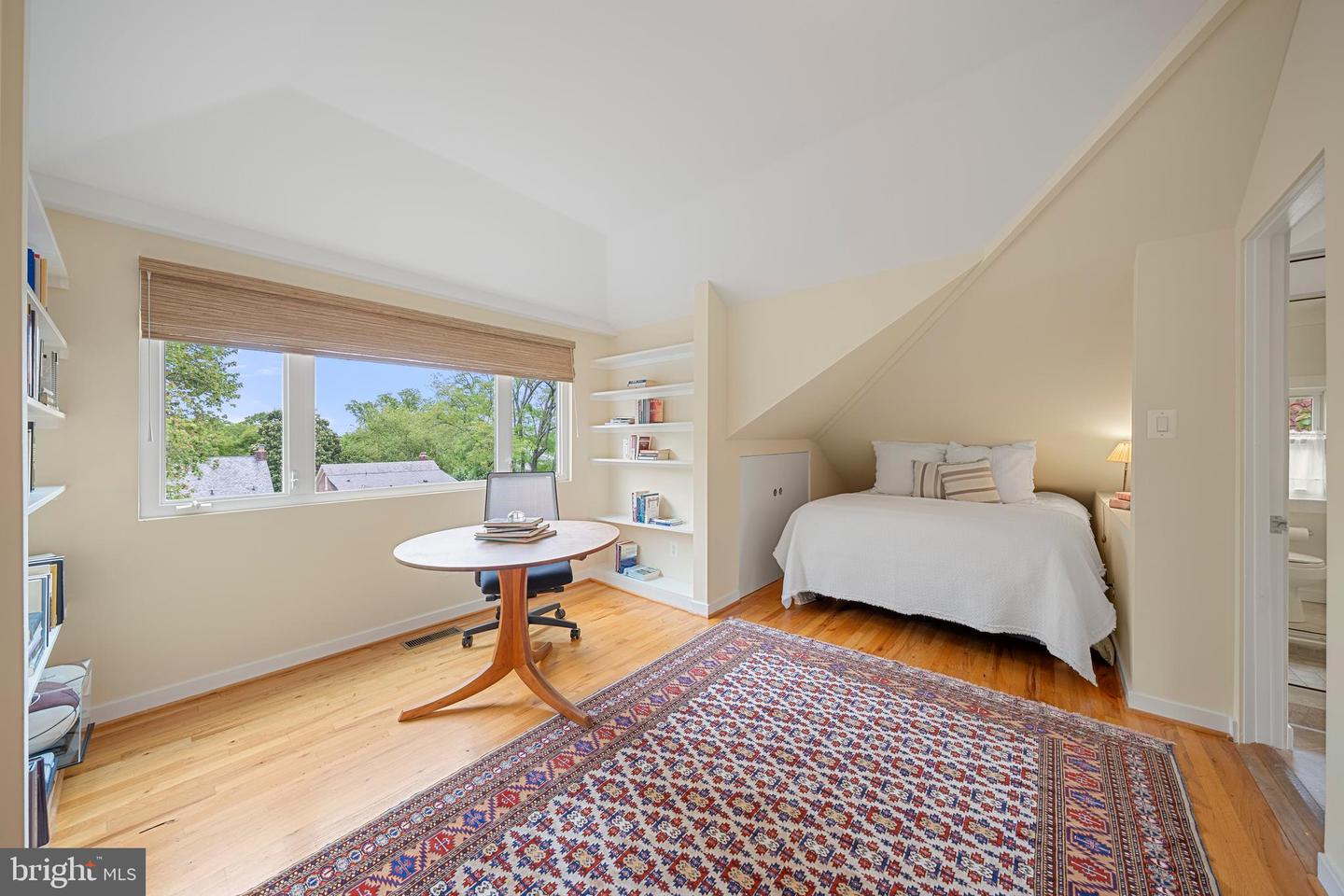 2811 35TH ST NW, WASHINGTON, District Of Columbia 20007, 7 Bedrooms Bedrooms, ,5 BathroomsBathrooms,Residential,For sale,2811 35TH ST NW,DCDC2204172 MLS # DCDC2204172