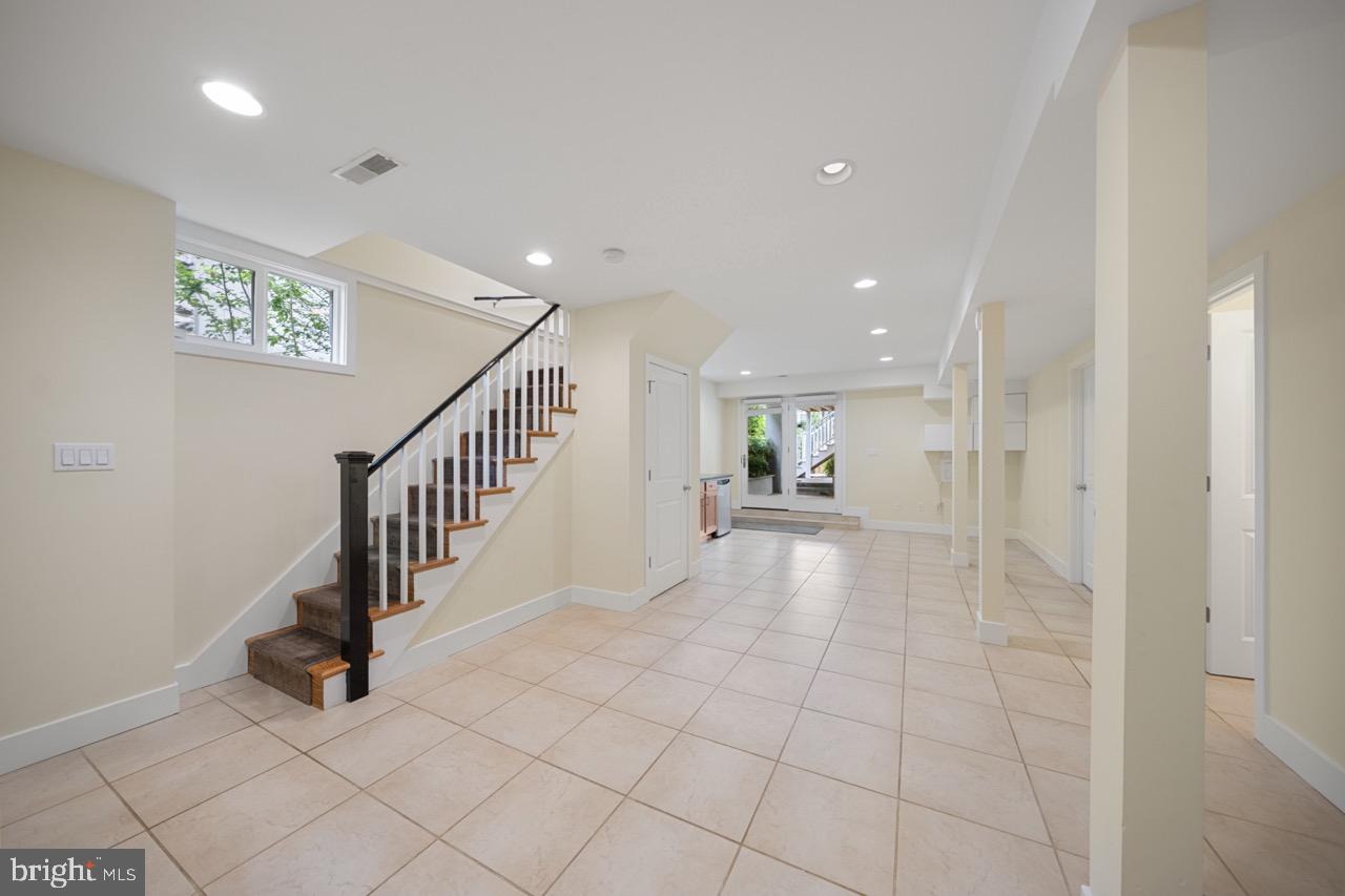 2811 35TH ST NW, WASHINGTON, District Of Columbia 20007, 7 Bedrooms Bedrooms, ,5 BathroomsBathrooms,Residential,For sale,2811 35TH ST NW,DCDC2204172 MLS # DCDC2204172