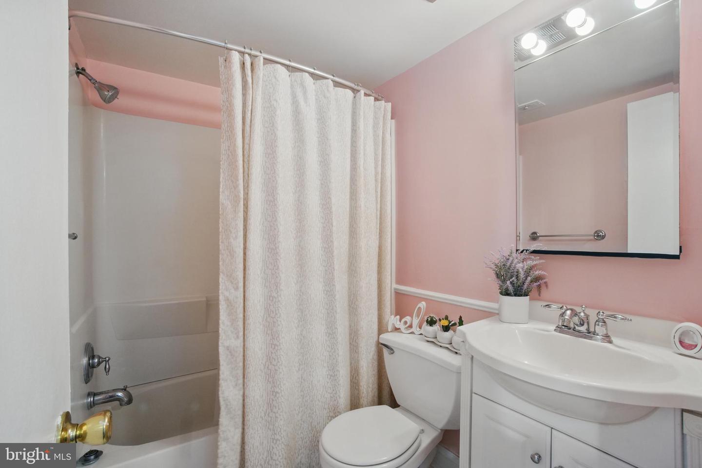 4379 AMERICANA DR #201, ANNANDALE, Virginia 22003, 1 Bedroom Bedrooms, ,1 BathroomBathrooms,Residential,For sale,4379 AMERICANA DR #201,VAFX2245652 MLS # VAFX2245652
