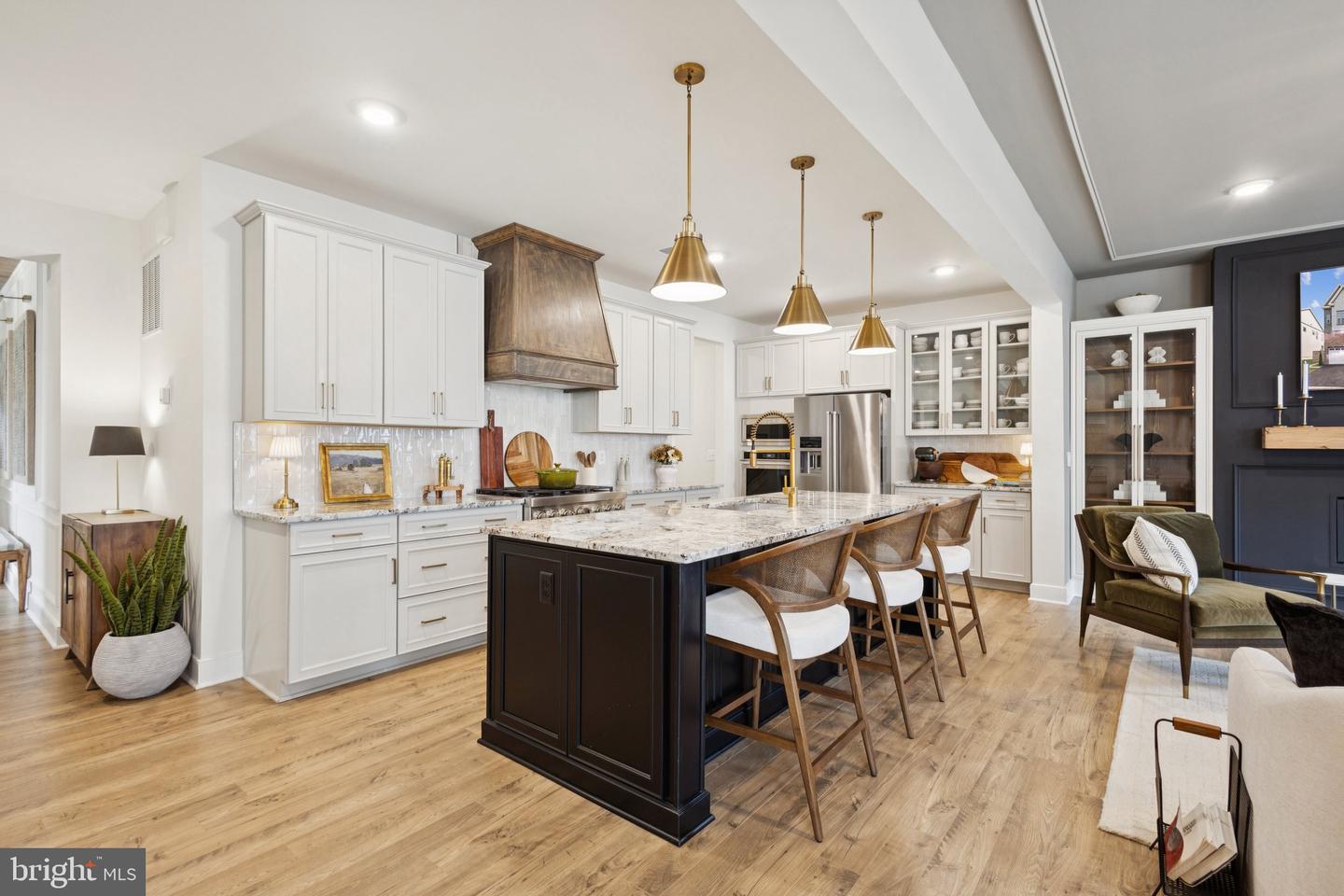 3880 HILLVIEW CT, ALEXANDRIA, Virginia 22310, 5 Bedrooms Bedrooms, ,3 BathroomsBathrooms,Residential,For sale,3880 HILLVIEW CT,VAFX2245332 MLS # VAFX2245332