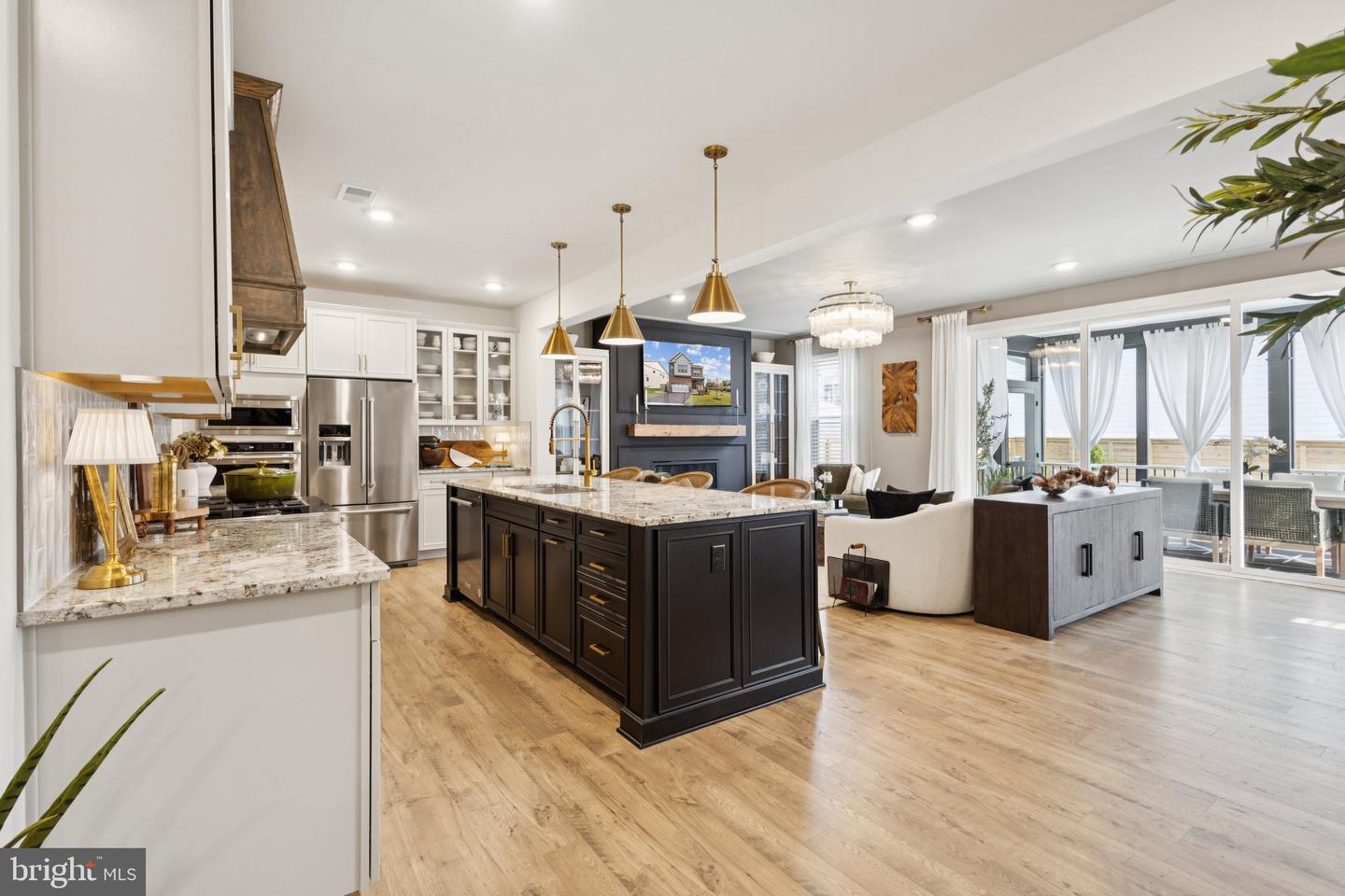 3880 HILLVIEW CT, ALEXANDRIA, Virginia 22310, 5 Bedrooms Bedrooms, ,3 BathroomsBathrooms,Residential,For sale,3880 HILLVIEW CT,VAFX2245332 MLS # VAFX2245332