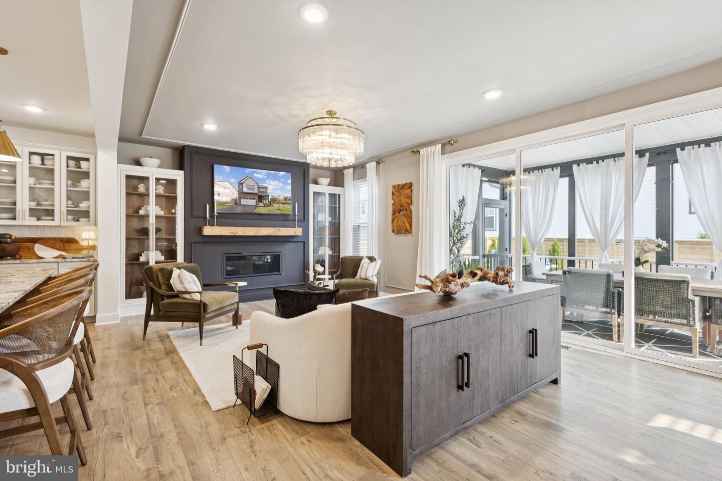 3880 HILLVIEW CT, ALEXANDRIA, Virginia 22310, 5 Bedrooms Bedrooms, ,3 BathroomsBathrooms,Residential,For sale,3880 HILLVIEW CT,VAFX2245332 MLS # VAFX2245332