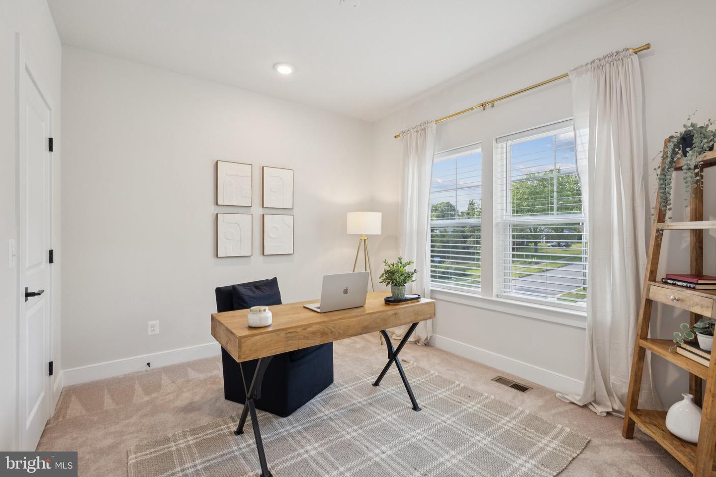 3880 HILLVIEW CT, ALEXANDRIA, Virginia 22310, 5 Bedrooms Bedrooms, ,3 BathroomsBathrooms,Residential,For sale,3880 HILLVIEW CT,VAFX2245332 MLS # VAFX2245332