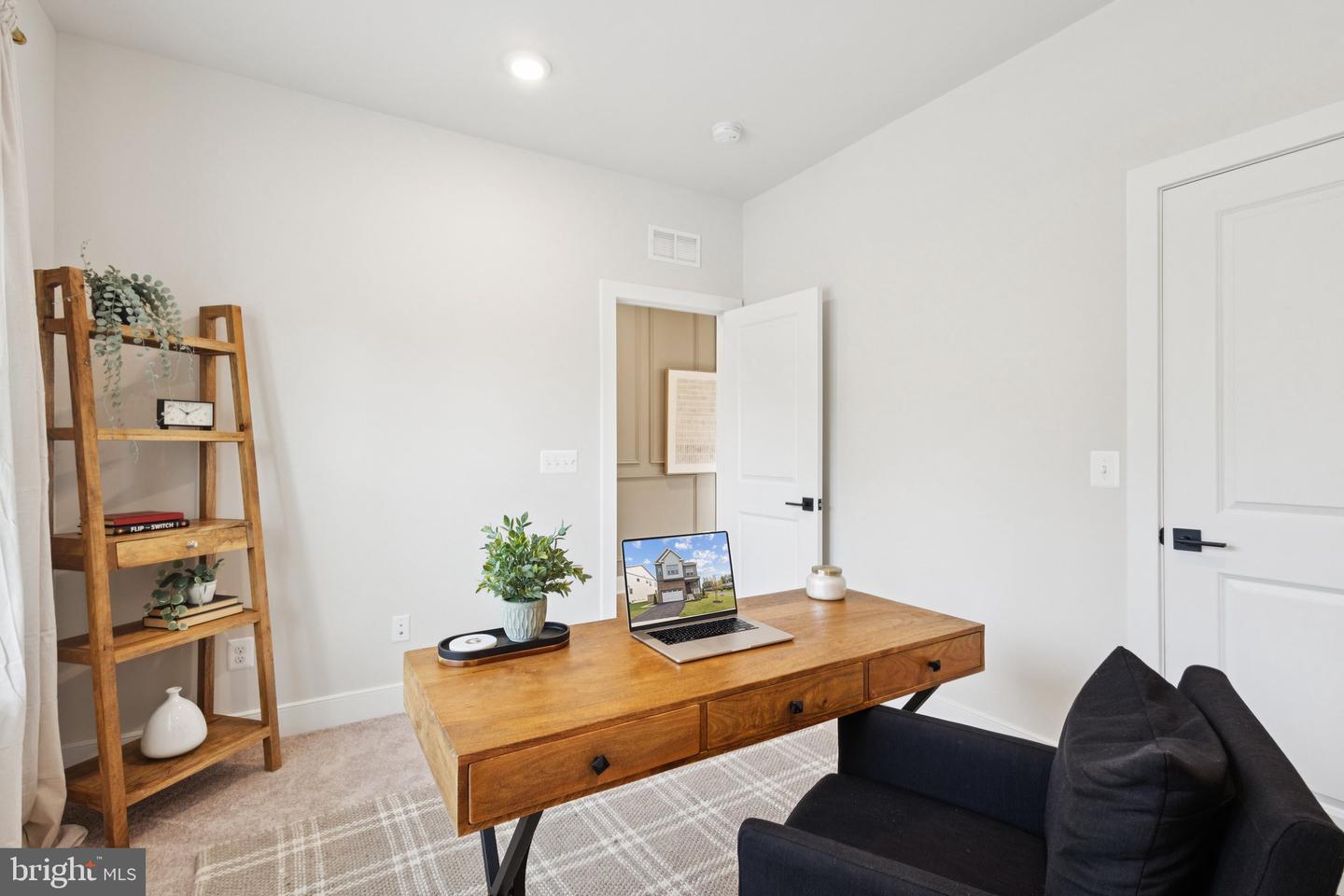 3880 HILLVIEW CT, ALEXANDRIA, Virginia 22310, 5 Bedrooms Bedrooms, ,3 BathroomsBathrooms,Residential,For sale,3880 HILLVIEW CT,VAFX2245332 MLS # VAFX2245332