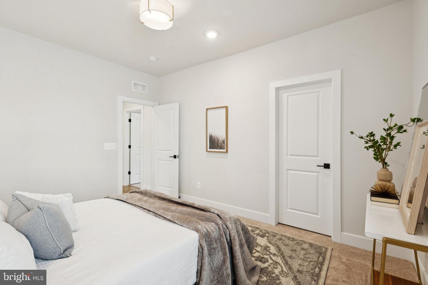 3880 HILLVIEW CT, ALEXANDRIA, Virginia 22310, 5 Bedrooms Bedrooms, ,3 BathroomsBathrooms,Residential,For sale,3880 HILLVIEW CT,VAFX2245332 MLS # VAFX2245332