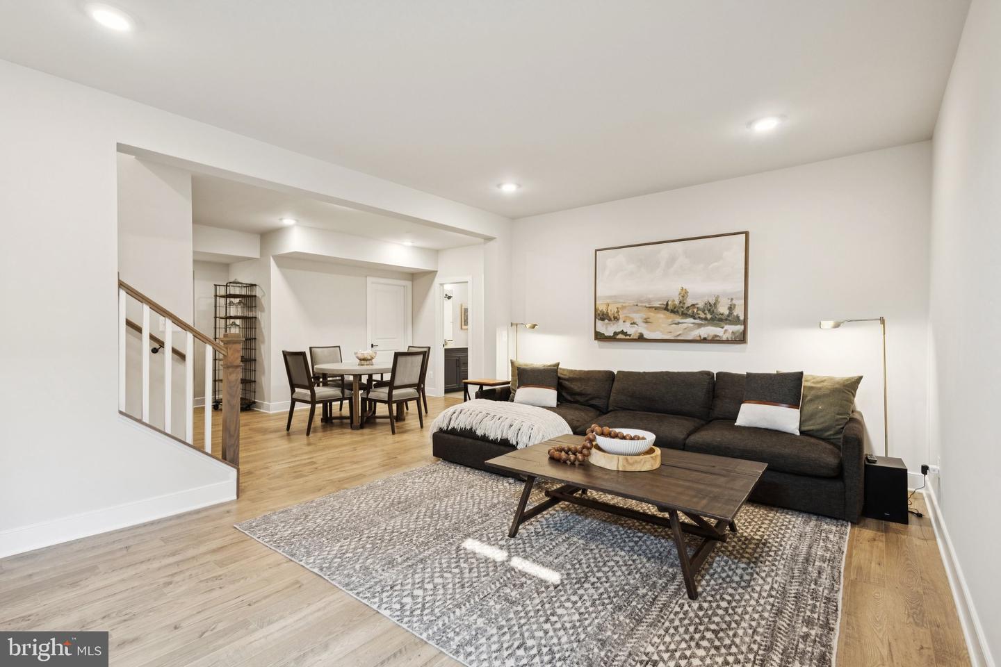 3880 HILLVIEW CT, ALEXANDRIA, Virginia 22310, 5 Bedrooms Bedrooms, ,3 BathroomsBathrooms,Residential,For sale,3880 HILLVIEW CT,VAFX2245332 MLS # VAFX2245332