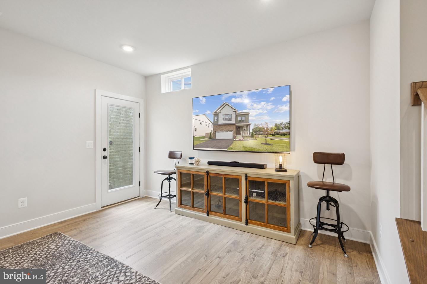 3880 HILLVIEW CT, ALEXANDRIA, Virginia 22310, 5 Bedrooms Bedrooms, ,3 BathroomsBathrooms,Residential,For sale,3880 HILLVIEW CT,VAFX2245332 MLS # VAFX2245332