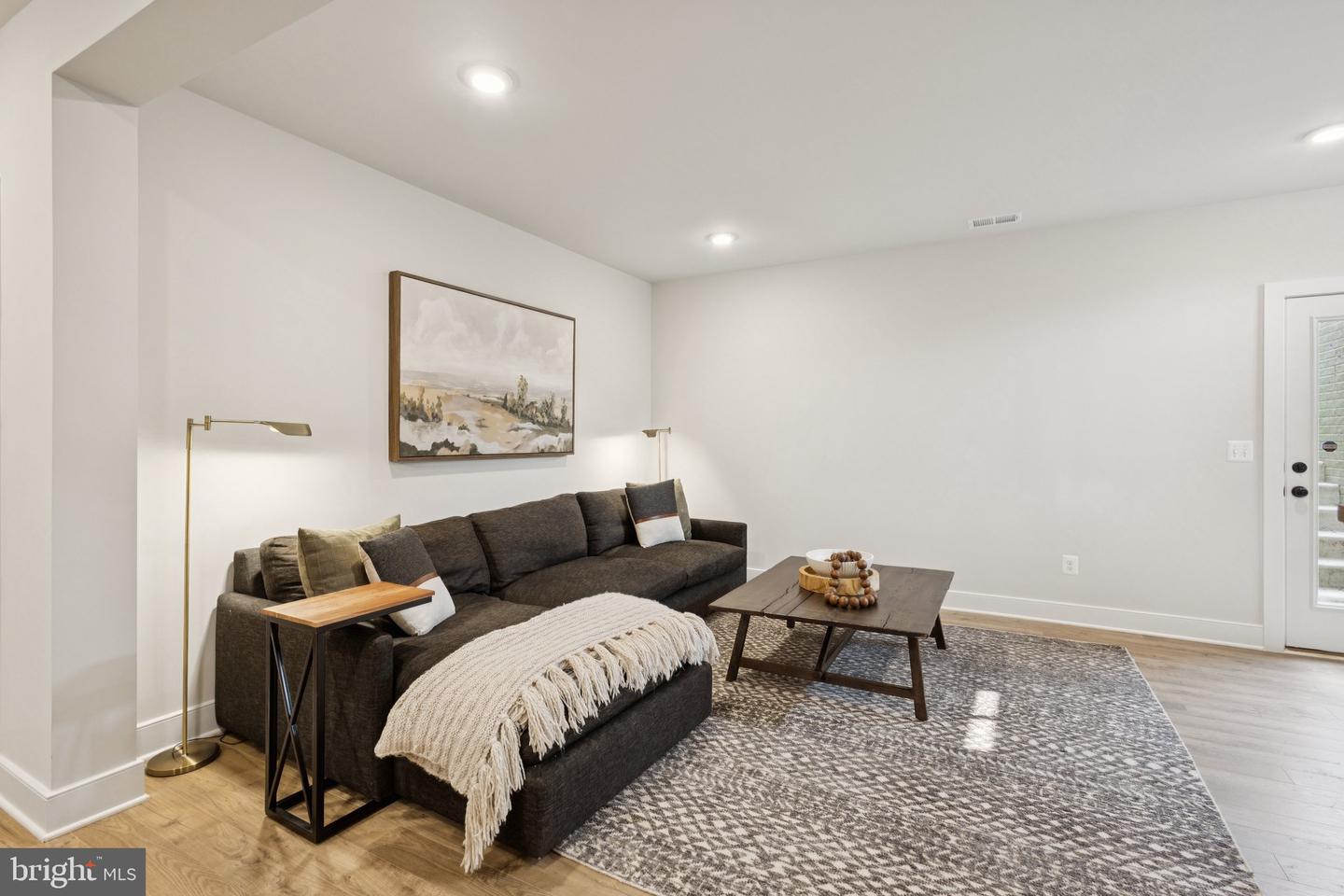 3880 HILLVIEW CT, ALEXANDRIA, Virginia 22310, 5 Bedrooms Bedrooms, ,3 BathroomsBathrooms,Residential,For sale,3880 HILLVIEW CT,VAFX2245332 MLS # VAFX2245332