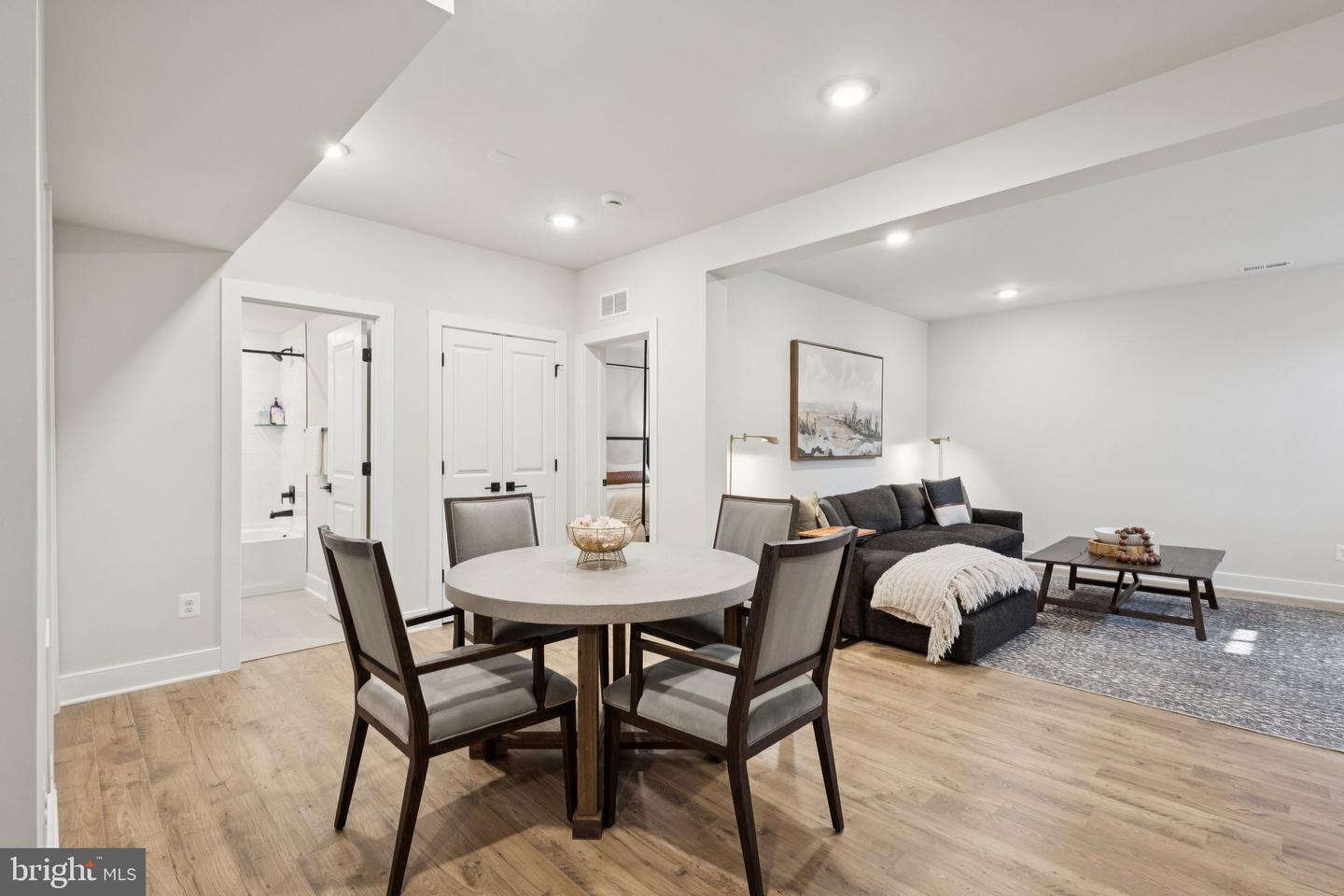 3880 HILLVIEW CT, ALEXANDRIA, Virginia 22310, 5 Bedrooms Bedrooms, ,3 BathroomsBathrooms,Residential,For sale,3880 HILLVIEW CT,VAFX2245332 MLS # VAFX2245332