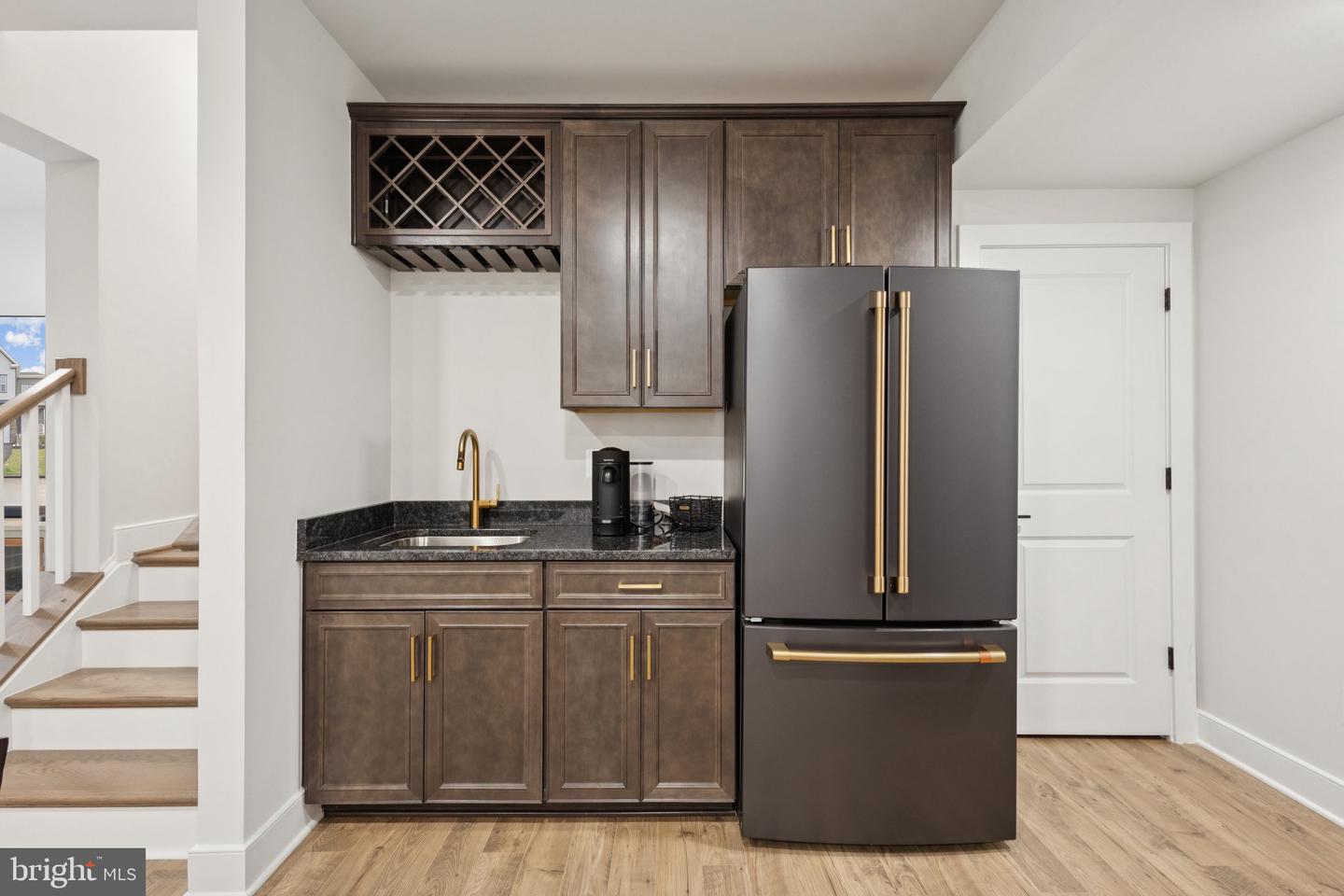 3880 HILLVIEW CT, ALEXANDRIA, Virginia 22310, 5 Bedrooms Bedrooms, ,3 BathroomsBathrooms,Residential,For sale,3880 HILLVIEW CT,VAFX2245332 MLS # VAFX2245332