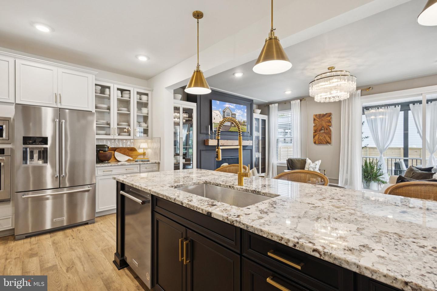 3880 HILLVIEW CT, ALEXANDRIA, Virginia 22310, 5 Bedrooms Bedrooms, ,3 BathroomsBathrooms,Residential,For sale,3880 HILLVIEW CT,VAFX2245332 MLS # VAFX2245332