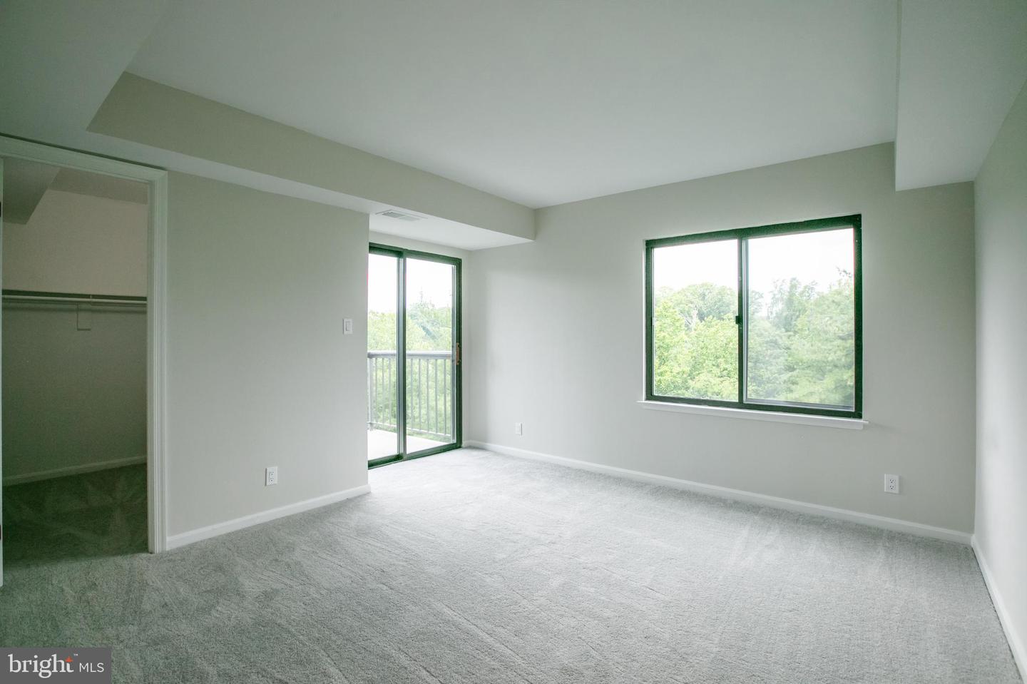 3800 POWELL LN #802, FALLS CHURCH, Virginia 22041, 2 Bedrooms Bedrooms, ,2 BathroomsBathrooms,Residential,For sale,3800 POWELL LN #802,VAFX2245336 MLS # VAFX2245336