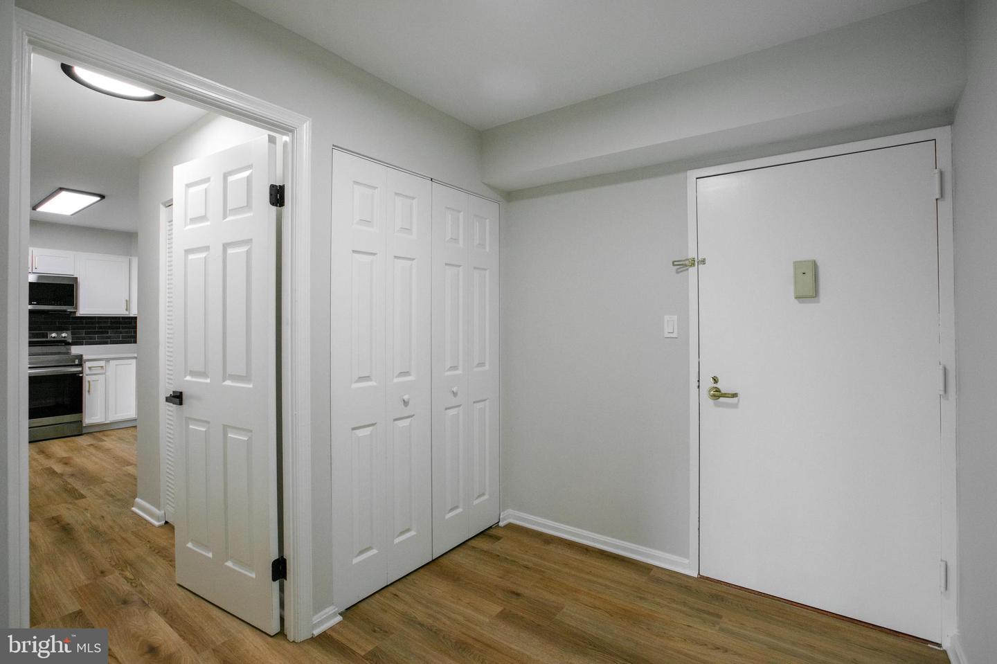 3800 POWELL LN #802, FALLS CHURCH, Virginia 22041, 2 Bedrooms Bedrooms, ,2 BathroomsBathrooms,Residential,For sale,3800 POWELL LN #802,VAFX2245336 MLS # VAFX2245336