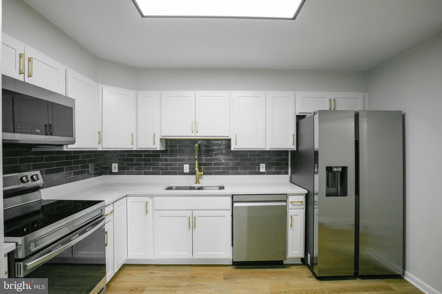 3800 POWELL LN #802, FALLS CHURCH, Virginia 22041, 2 Bedrooms Bedrooms, ,2 BathroomsBathrooms,Residential,For sale,3800 POWELL LN #802,VAFX2245336 MLS # VAFX2245336