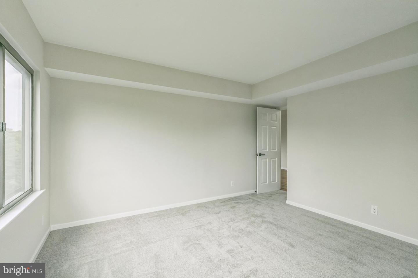 3800 POWELL LN #802, FALLS CHURCH, Virginia 22041, 2 Bedrooms Bedrooms, ,2 BathroomsBathrooms,Residential,For sale,3800 POWELL LN #802,VAFX2245336 MLS # VAFX2245336