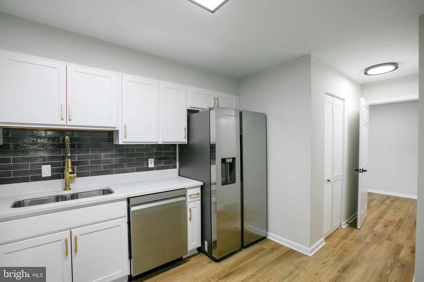 3800 POWELL LN #802, FALLS CHURCH, Virginia 22041, 2 Bedrooms Bedrooms, ,2 BathroomsBathrooms,Residential,For sale,3800 POWELL LN #802,VAFX2245336 MLS # VAFX2245336