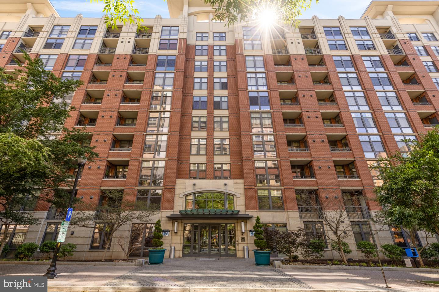 1021 N GARFIELD ST #B37, ARLINGTON, Virginia 22201, 2 Bedrooms Bedrooms, ,2 BathroomsBathrooms,Residential,For sale,1021 N GARFIELD ST #B37,VAAR2058694 MLS # VAAR2058694