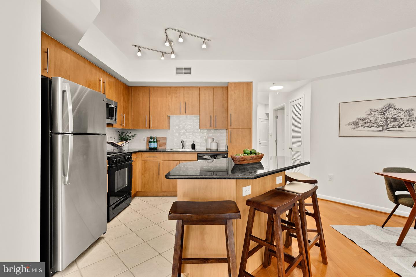 1021 N GARFIELD ST #B37, ARLINGTON, Virginia 22201, 2 Bedrooms Bedrooms, ,2 BathroomsBathrooms,Residential,For sale,1021 N GARFIELD ST #B37,VAAR2058694 MLS # VAAR2058694