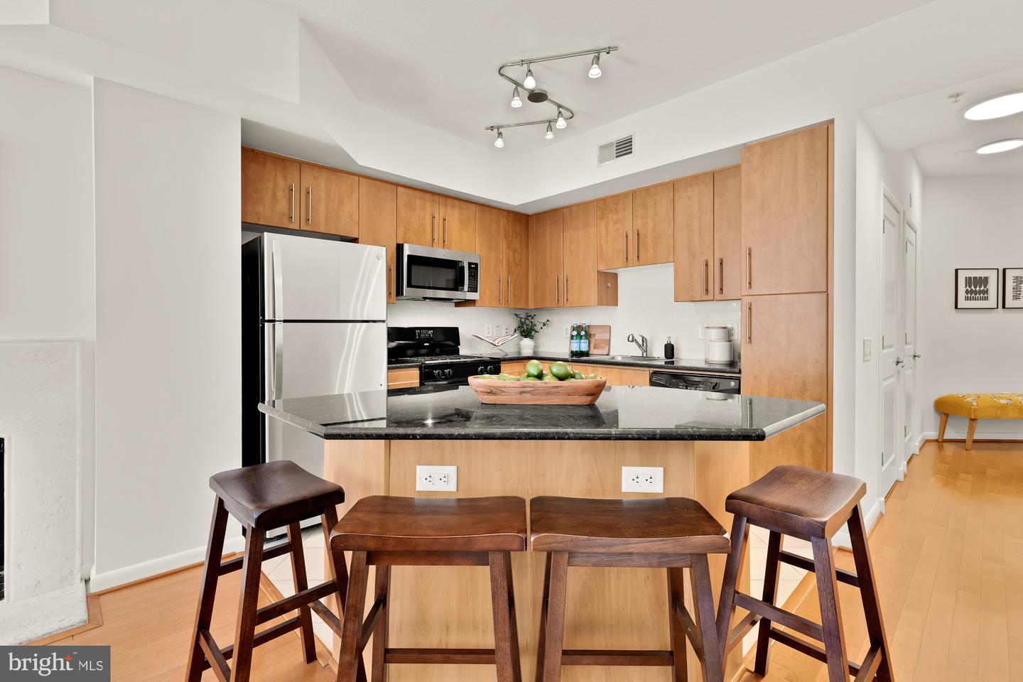 1021 N GARFIELD ST #B37, ARLINGTON, Virginia 22201, 2 Bedrooms Bedrooms, ,2 BathroomsBathrooms,Residential,For sale,1021 N GARFIELD ST #B37,VAAR2058694 MLS # VAAR2058694