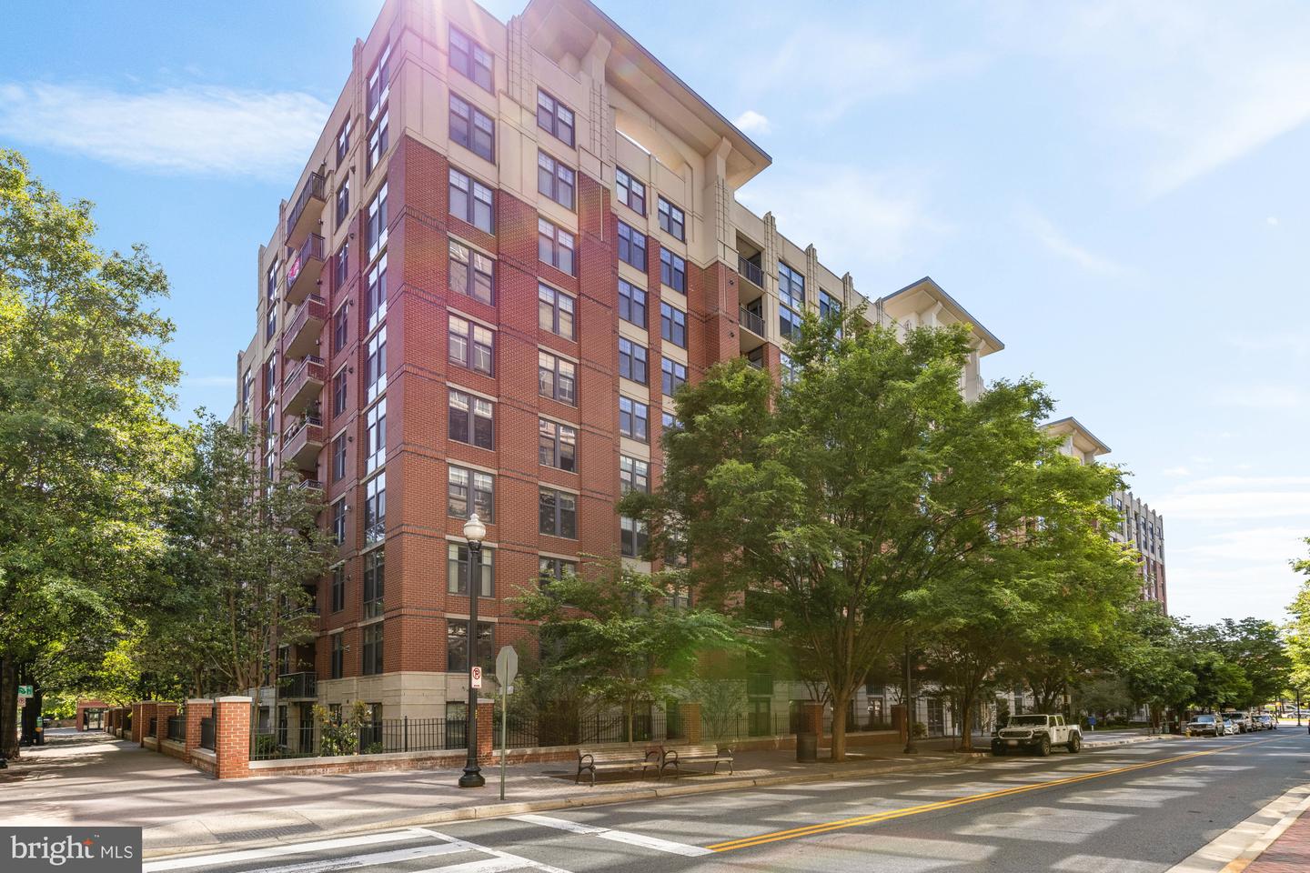 1021 N GARFIELD ST #B37, ARLINGTON, Virginia 22201, 2 Bedrooms Bedrooms, ,2 BathroomsBathrooms,Residential,For sale,1021 N GARFIELD ST #B37,VAAR2058694 MLS # VAAR2058694