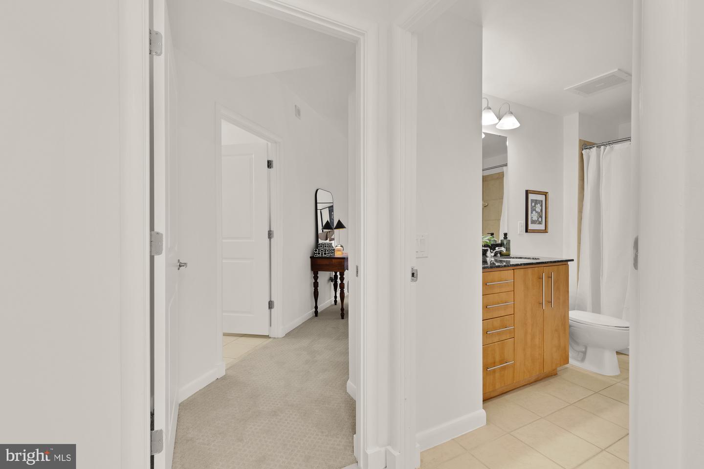 1021 N GARFIELD ST #B37, ARLINGTON, Virginia 22201, 2 Bedrooms Bedrooms, ,2 BathroomsBathrooms,Residential,For sale,1021 N GARFIELD ST #B37,VAAR2058694 MLS # VAAR2058694