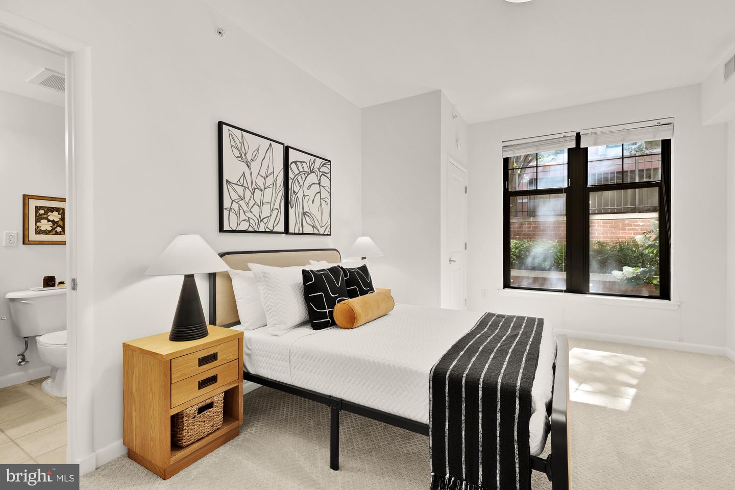 1021 N GARFIELD ST #B37, ARLINGTON, Virginia 22201, 2 Bedrooms Bedrooms, ,2 BathroomsBathrooms,Residential,For sale,1021 N GARFIELD ST #B37,VAAR2058694 MLS # VAAR2058694